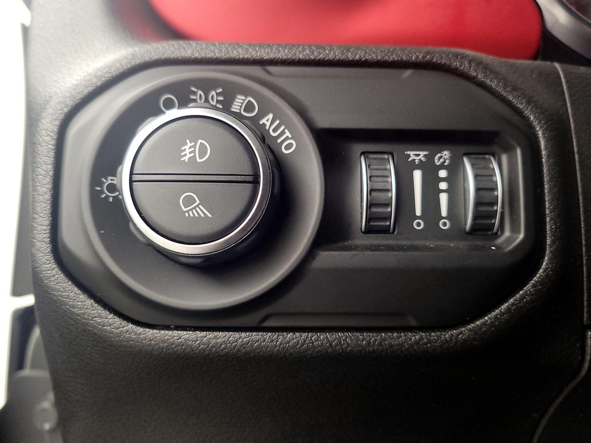 Thumbnail: 2020 Jeep Gladiator - 13