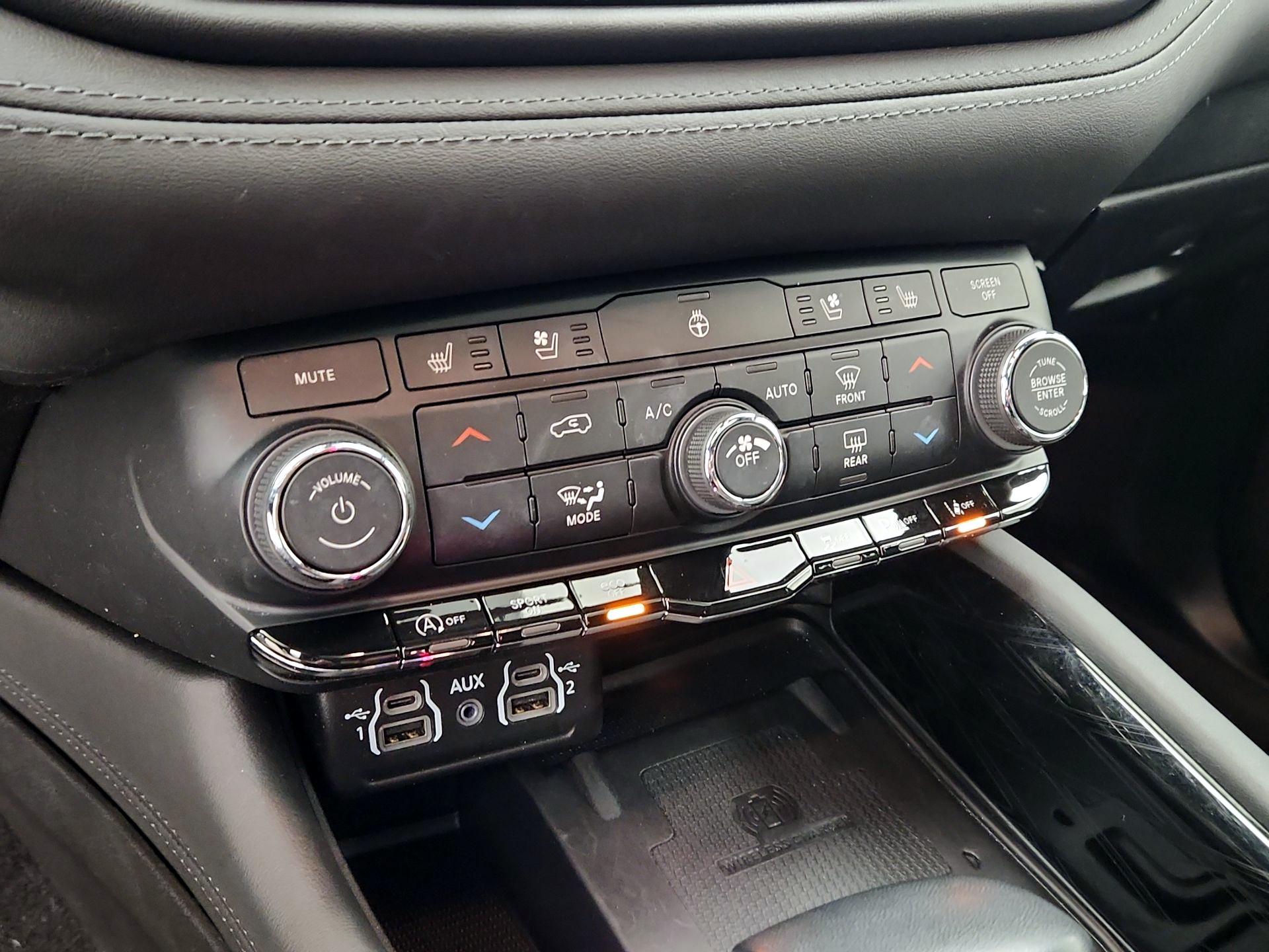 Thumbnail: 2022 Dodge Durango - 17