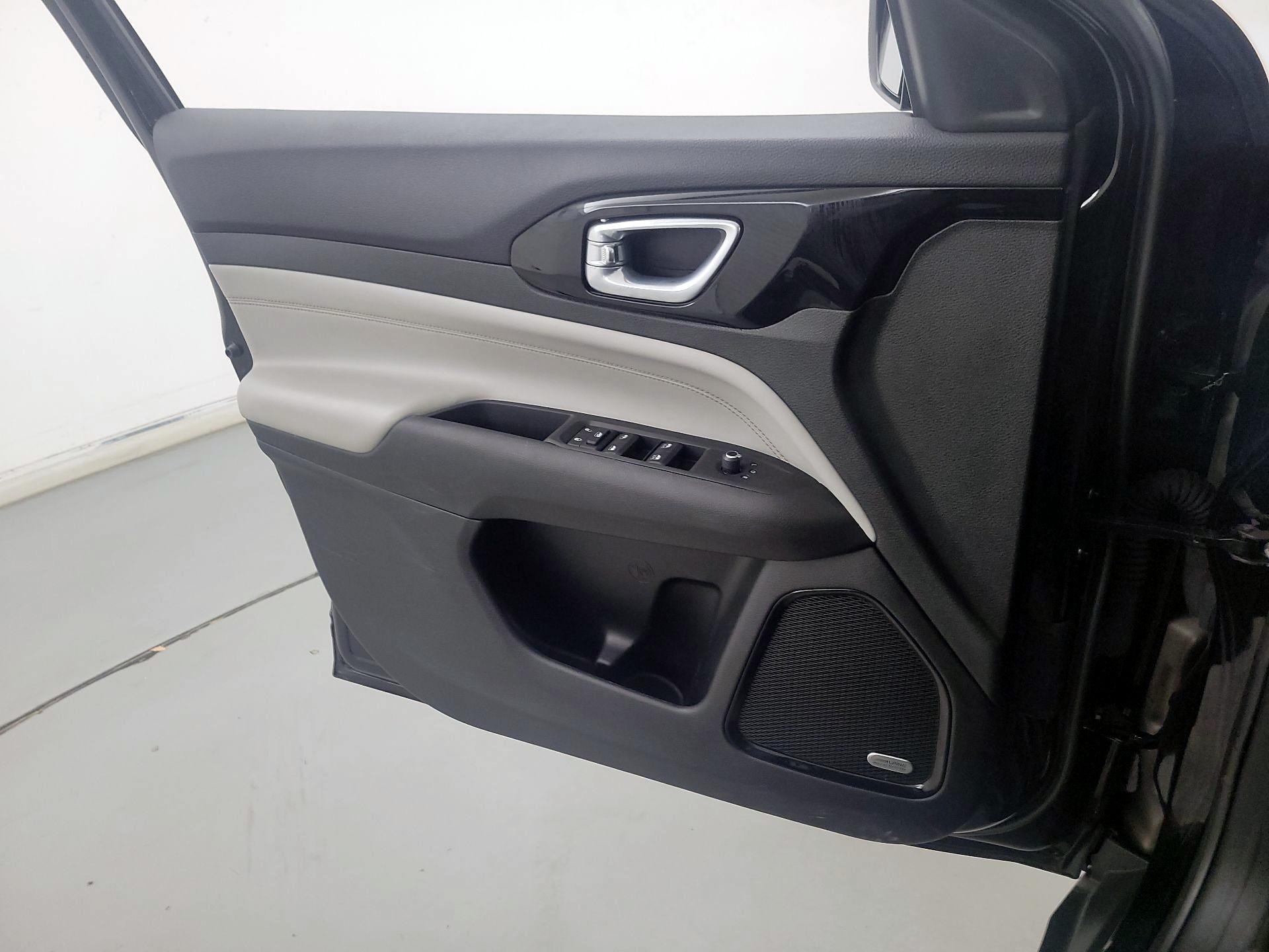 Thumbnail: 2022 Jeep Compass - 12