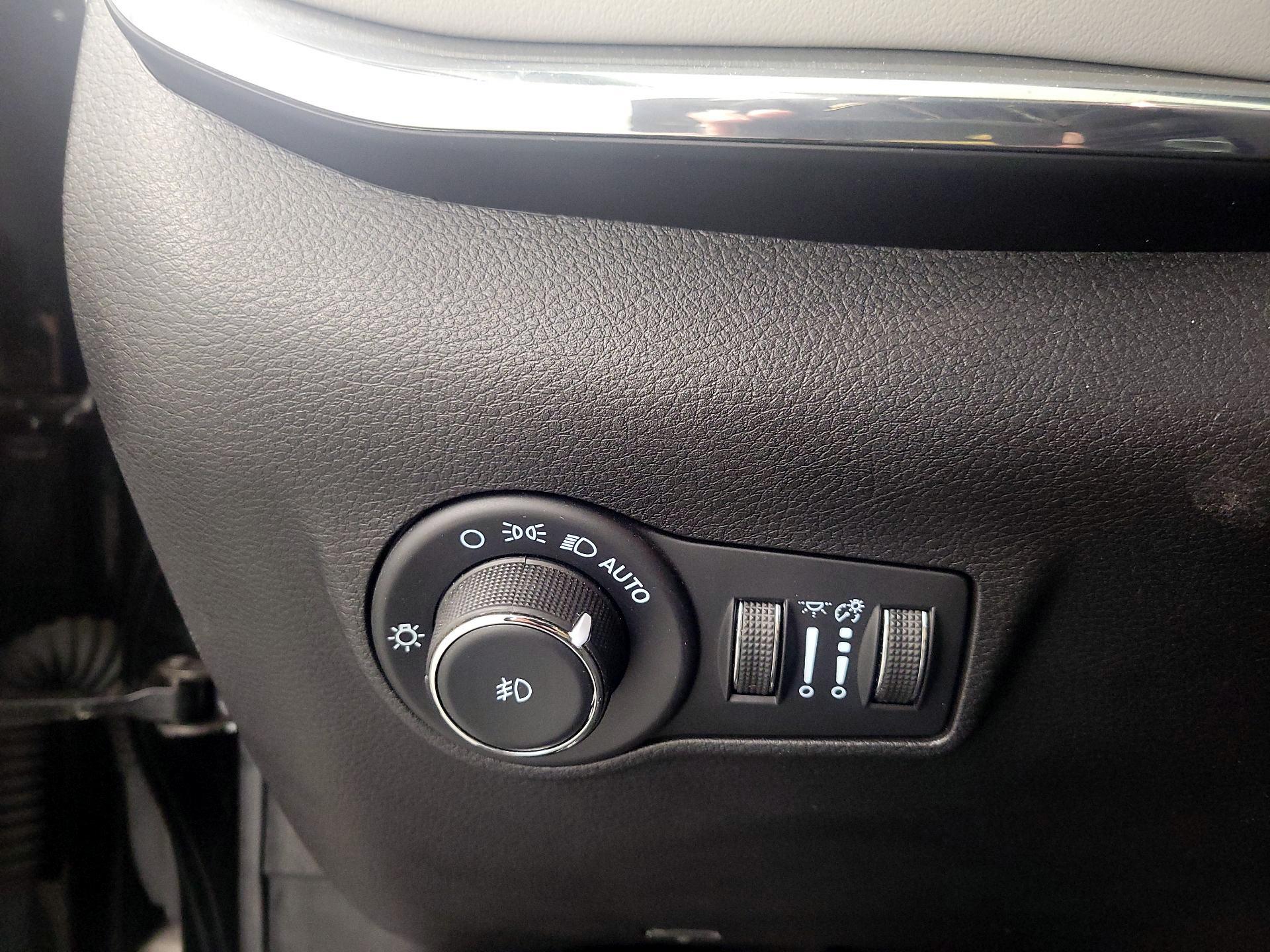 Thumbnail: 2022 Jeep Compass - 13