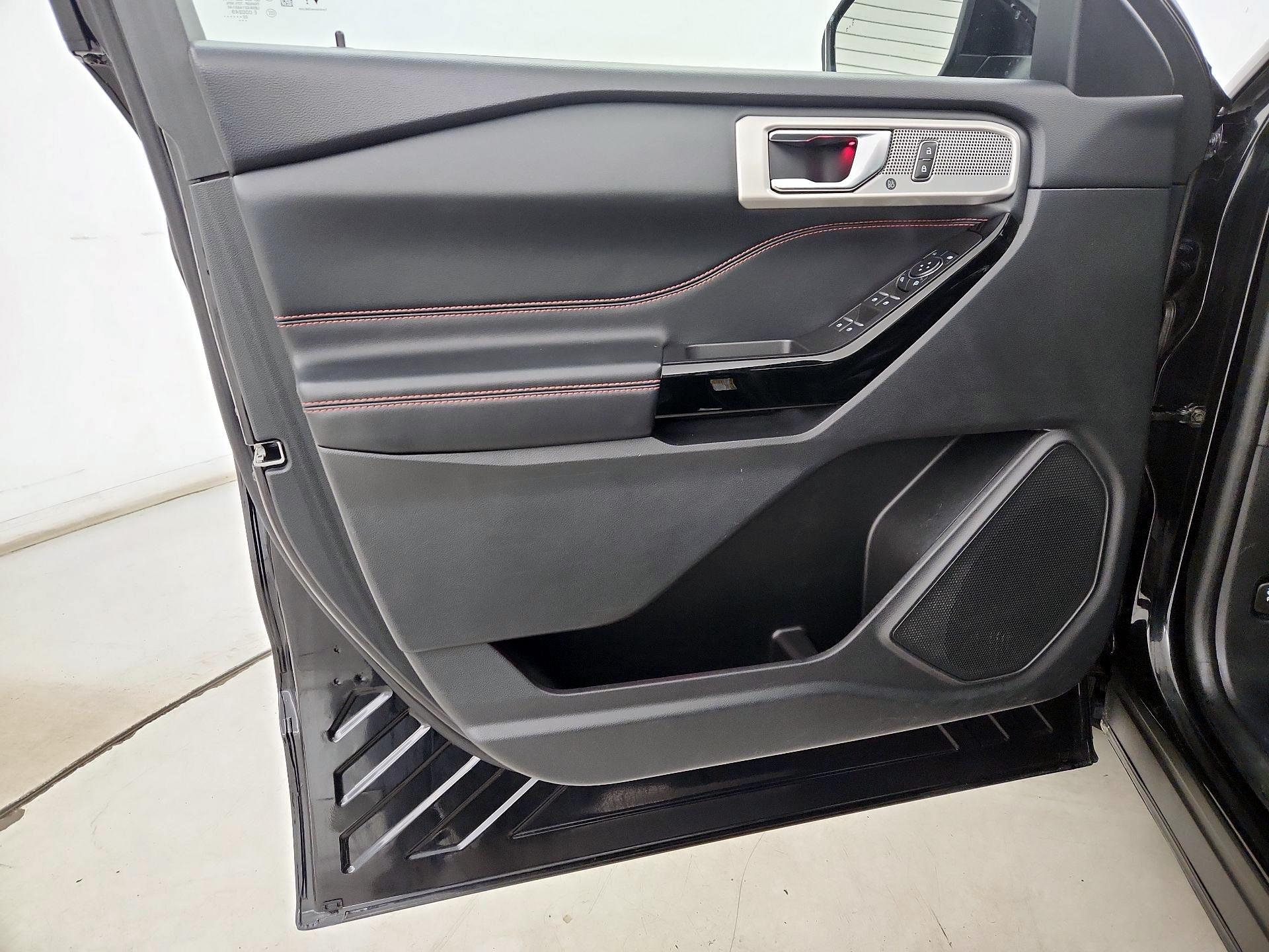 Thumbnail: 2022 Ford Explorer - 12