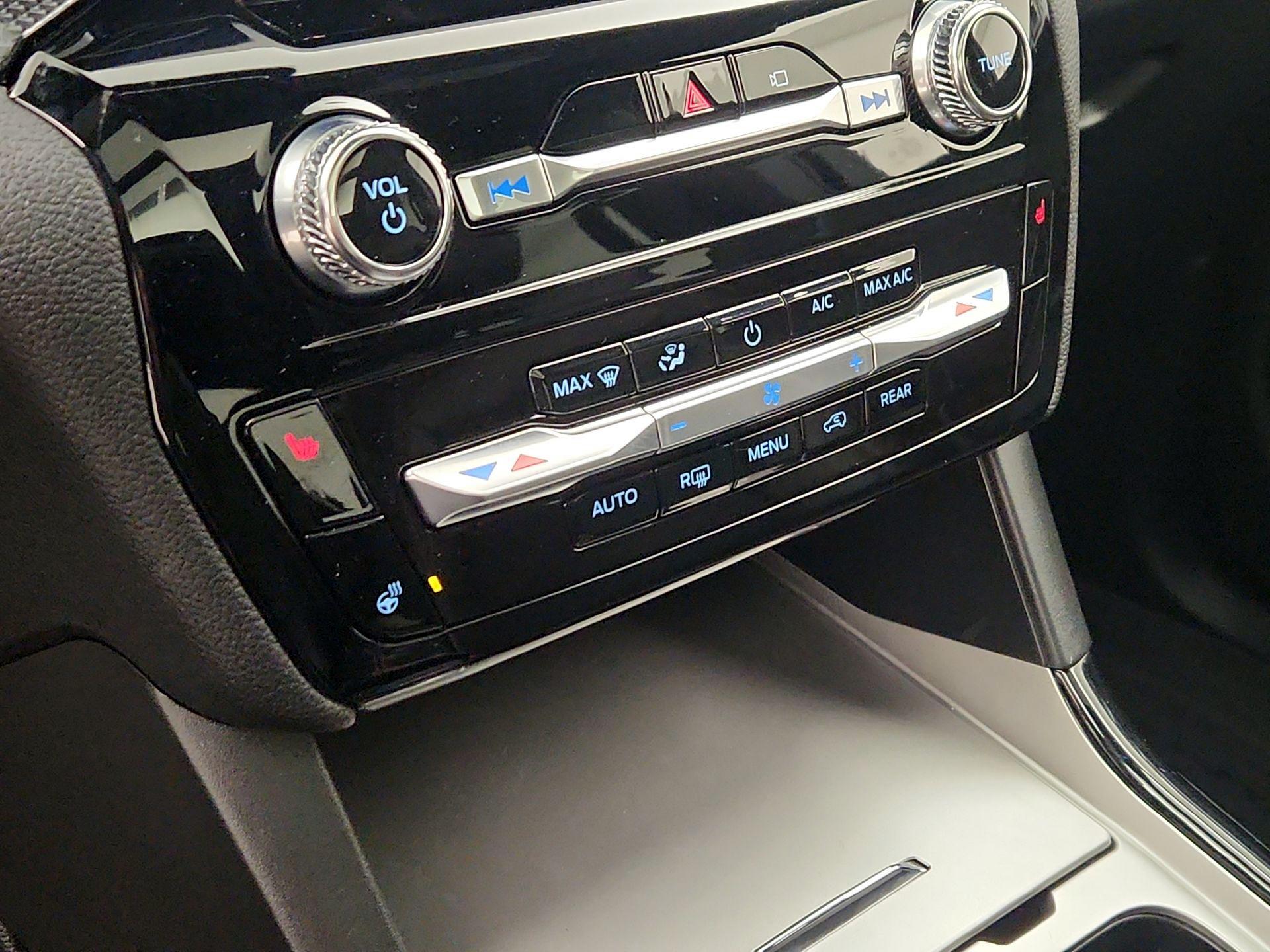 Thumbnail: 2022 Ford Explorer - 17