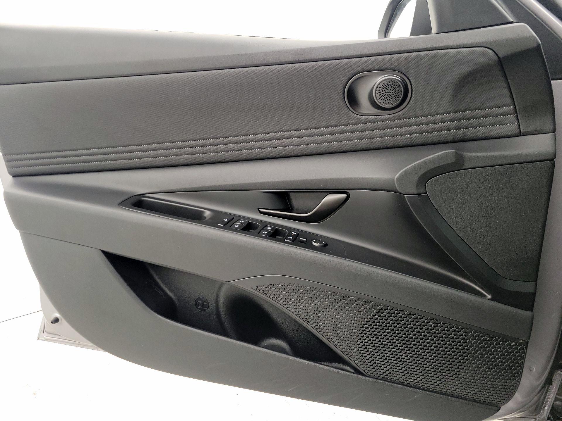 Thumbnail: 2025 Hyundai Elantra - 12