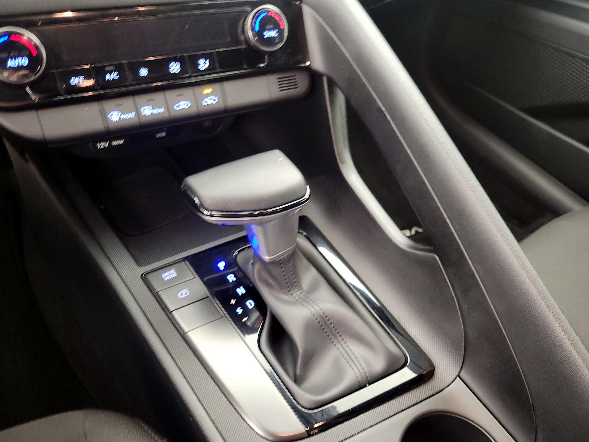 Thumbnail: 2025 Hyundai Elantra - 17