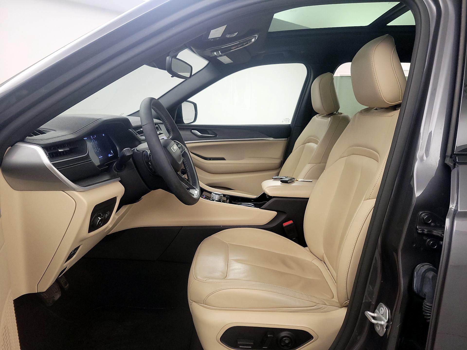 Thumbnail: 2023 Jeep Grand Cherokee L - 11