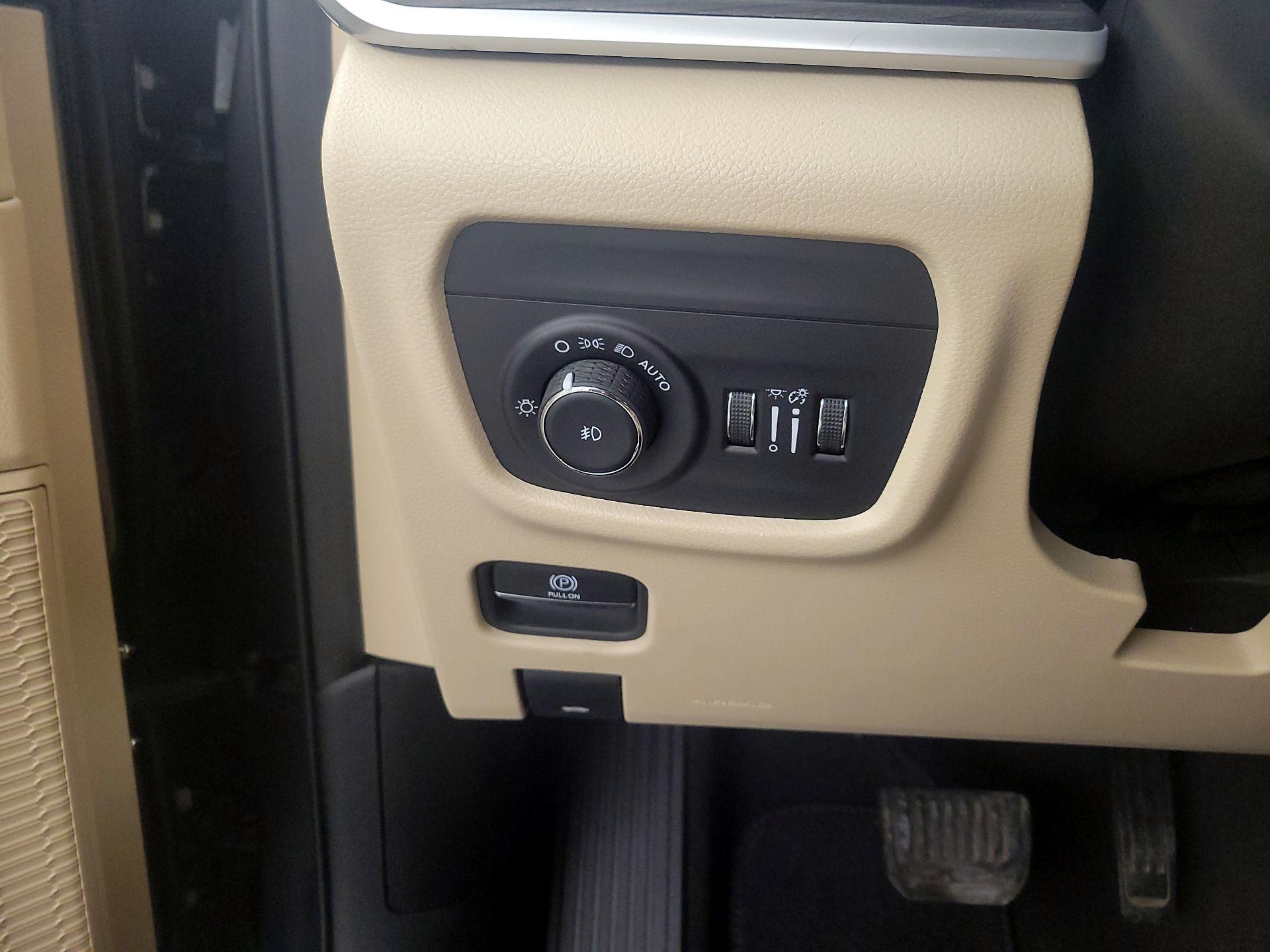 Thumbnail: 2023 Jeep Grand Cherokee L - 13