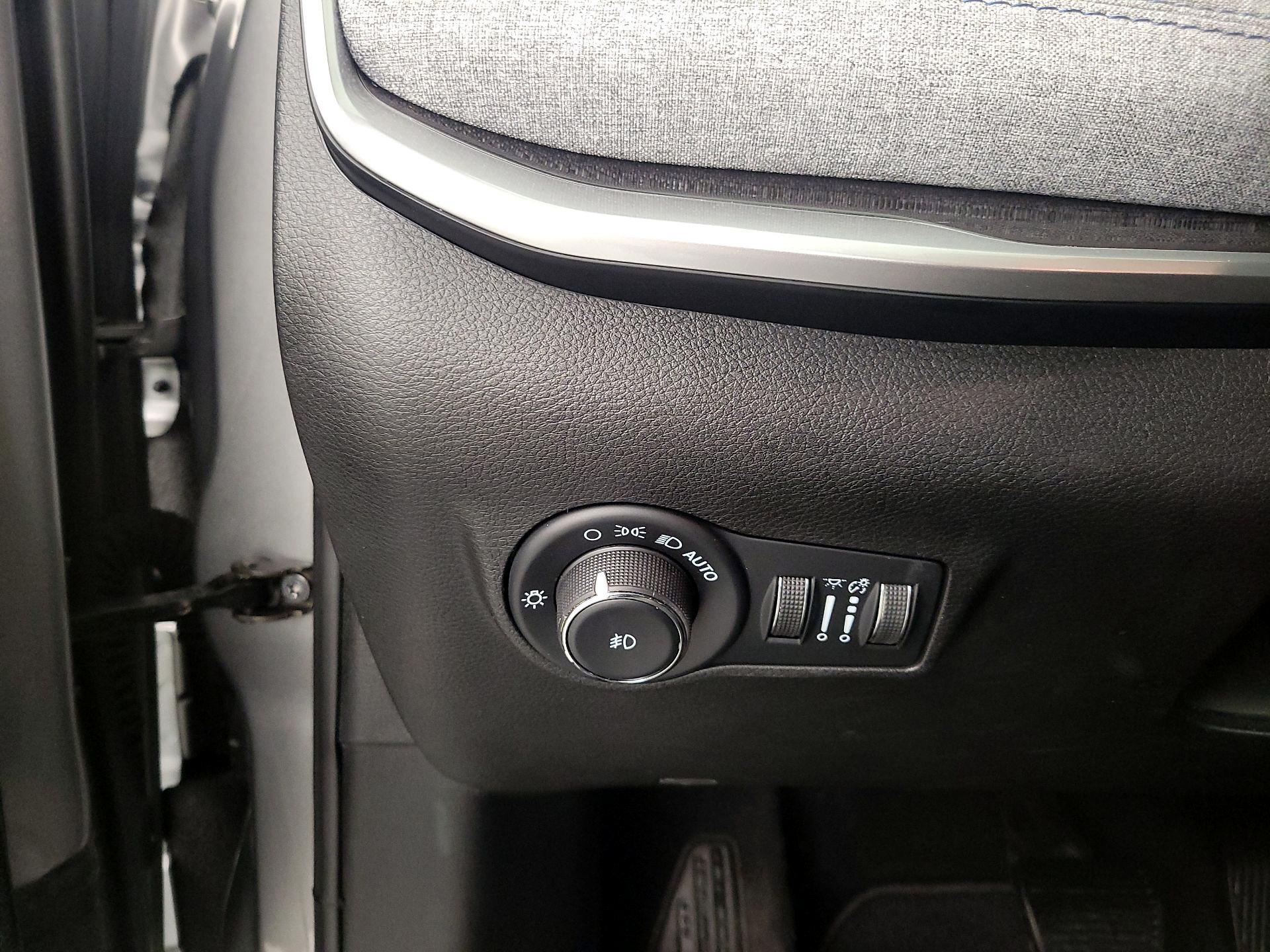 Thumbnail: 2023 Jeep Compass - 13