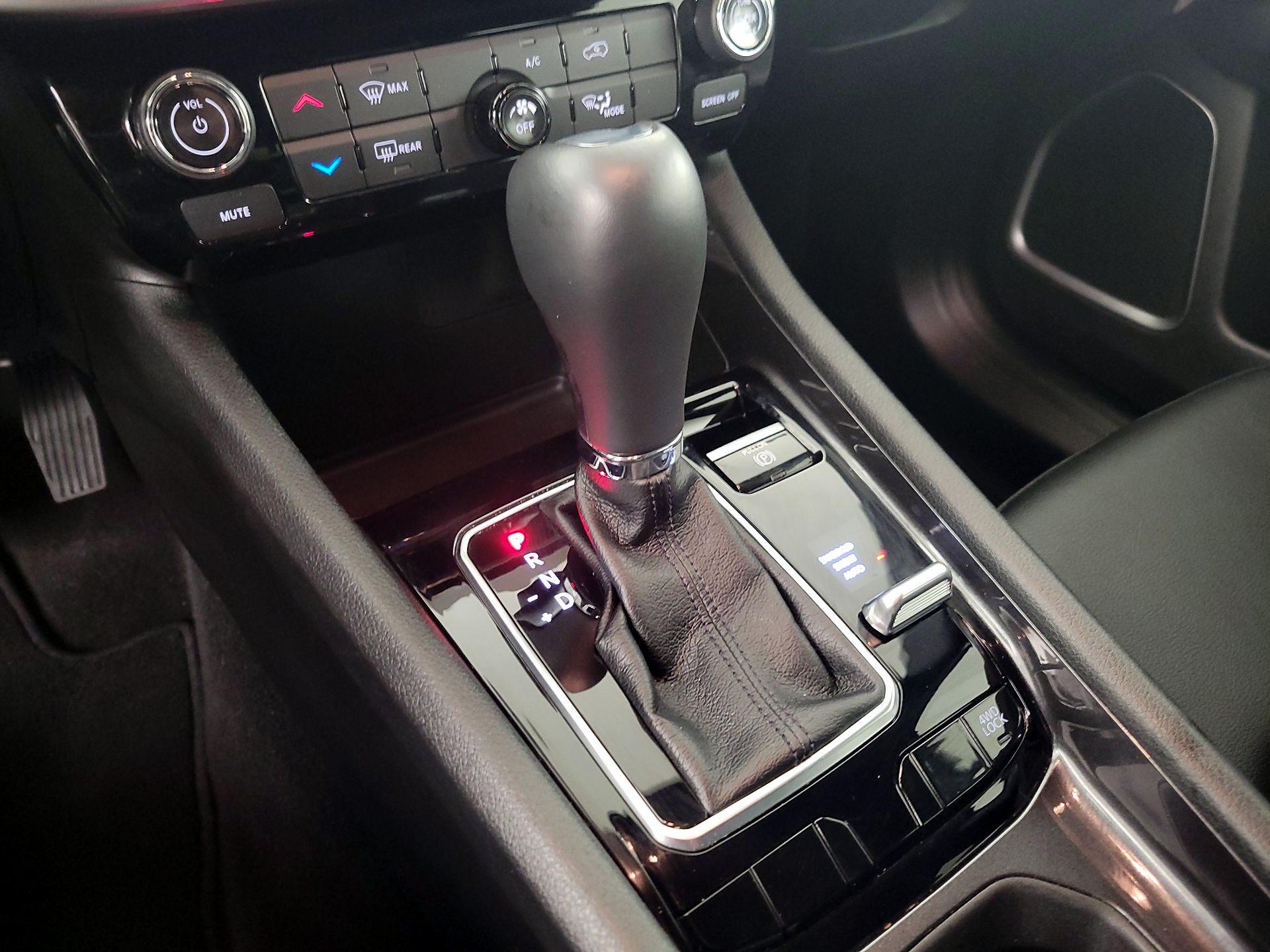 Thumbnail: 2023 Jeep Compass - 17