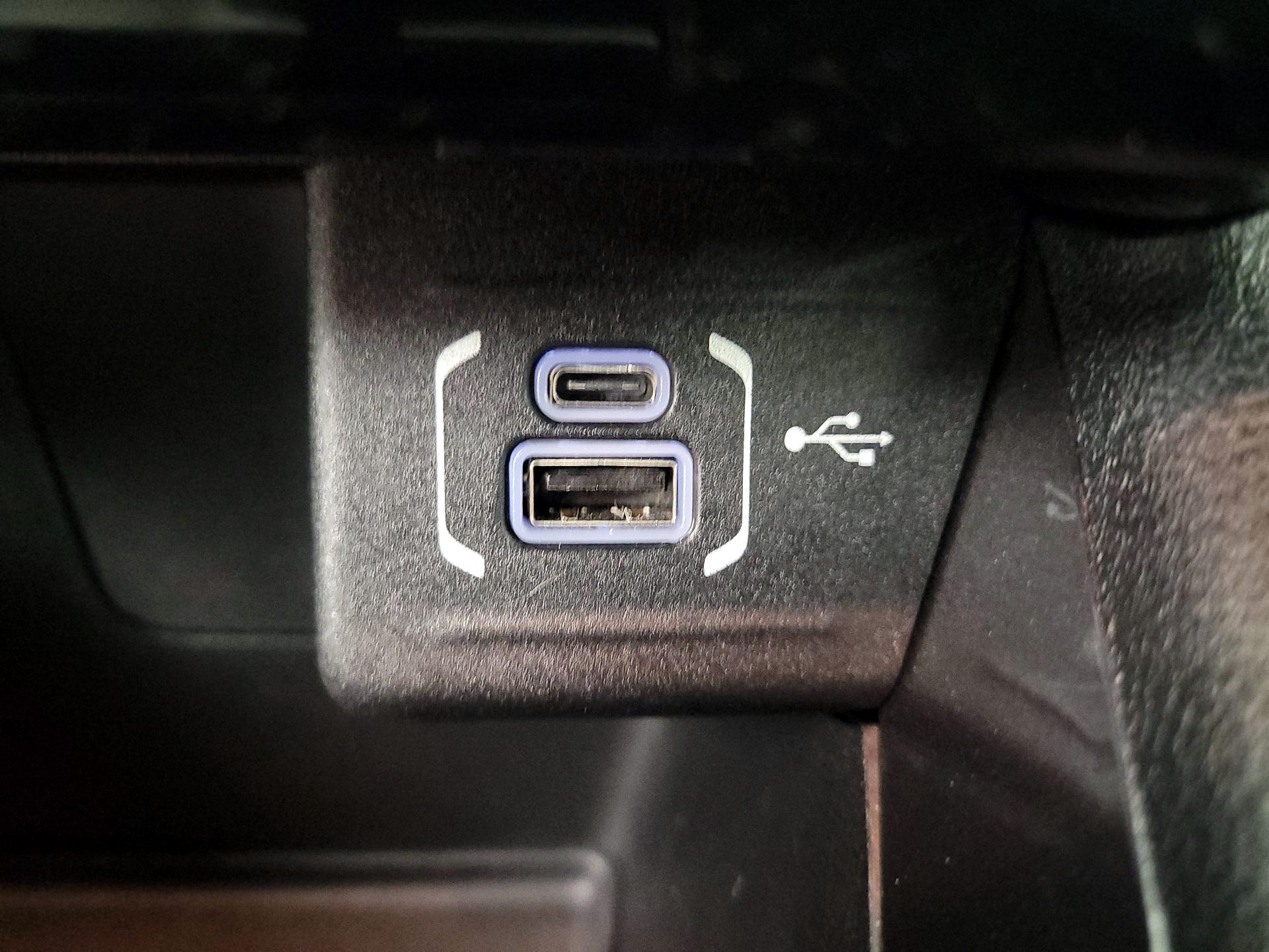 Thumbnail: 2023 Jeep Compass - 18