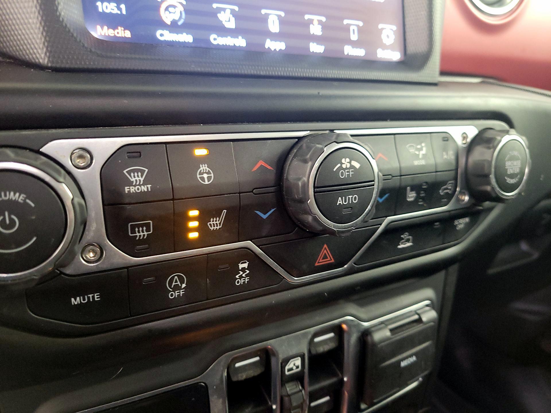 Thumbnail: 2021 Jeep Gladiator - 17