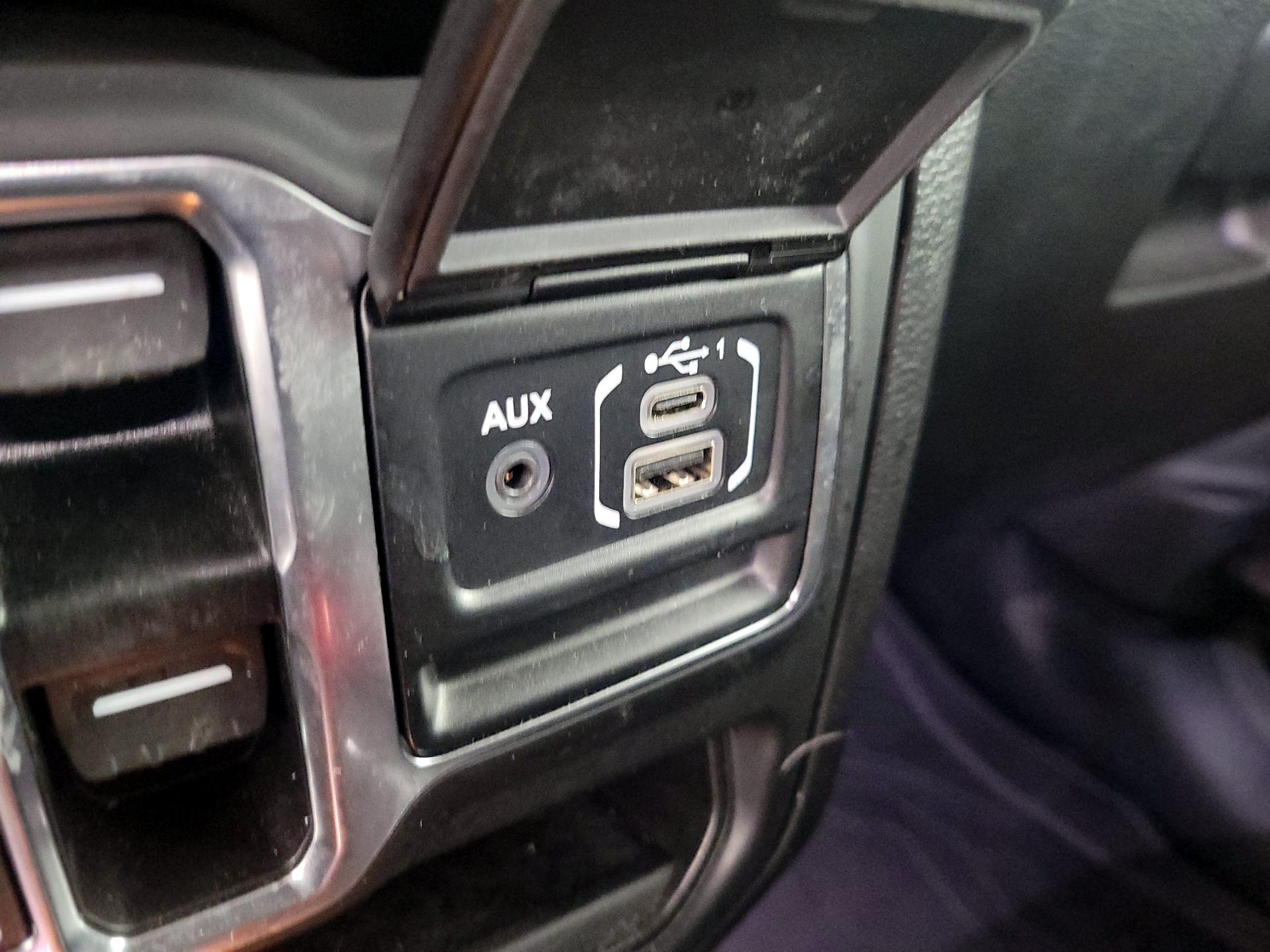 Thumbnail: 2021 Jeep Gladiator - 19