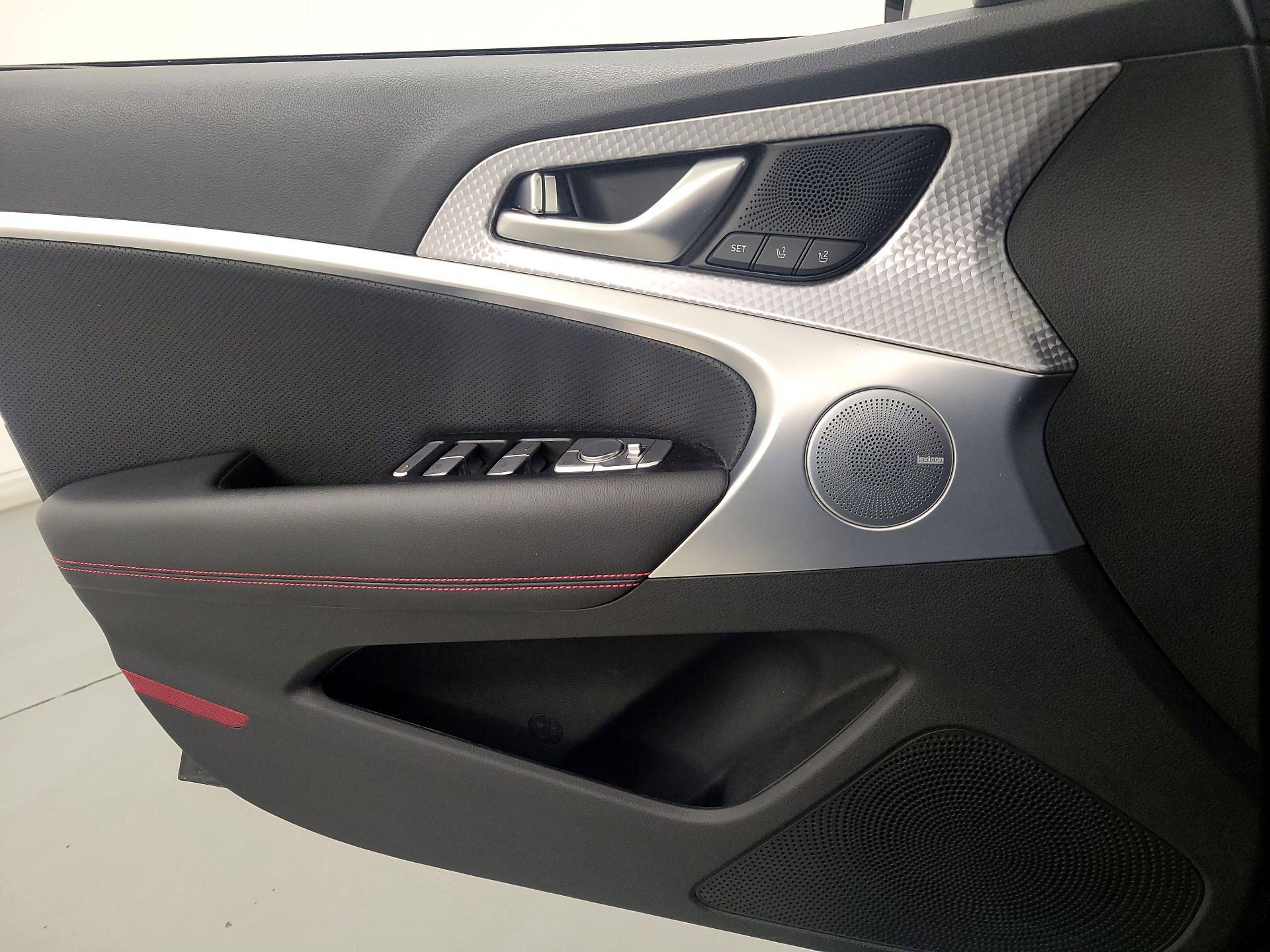 Thumbnail: 2023 Genesis G70 - 12