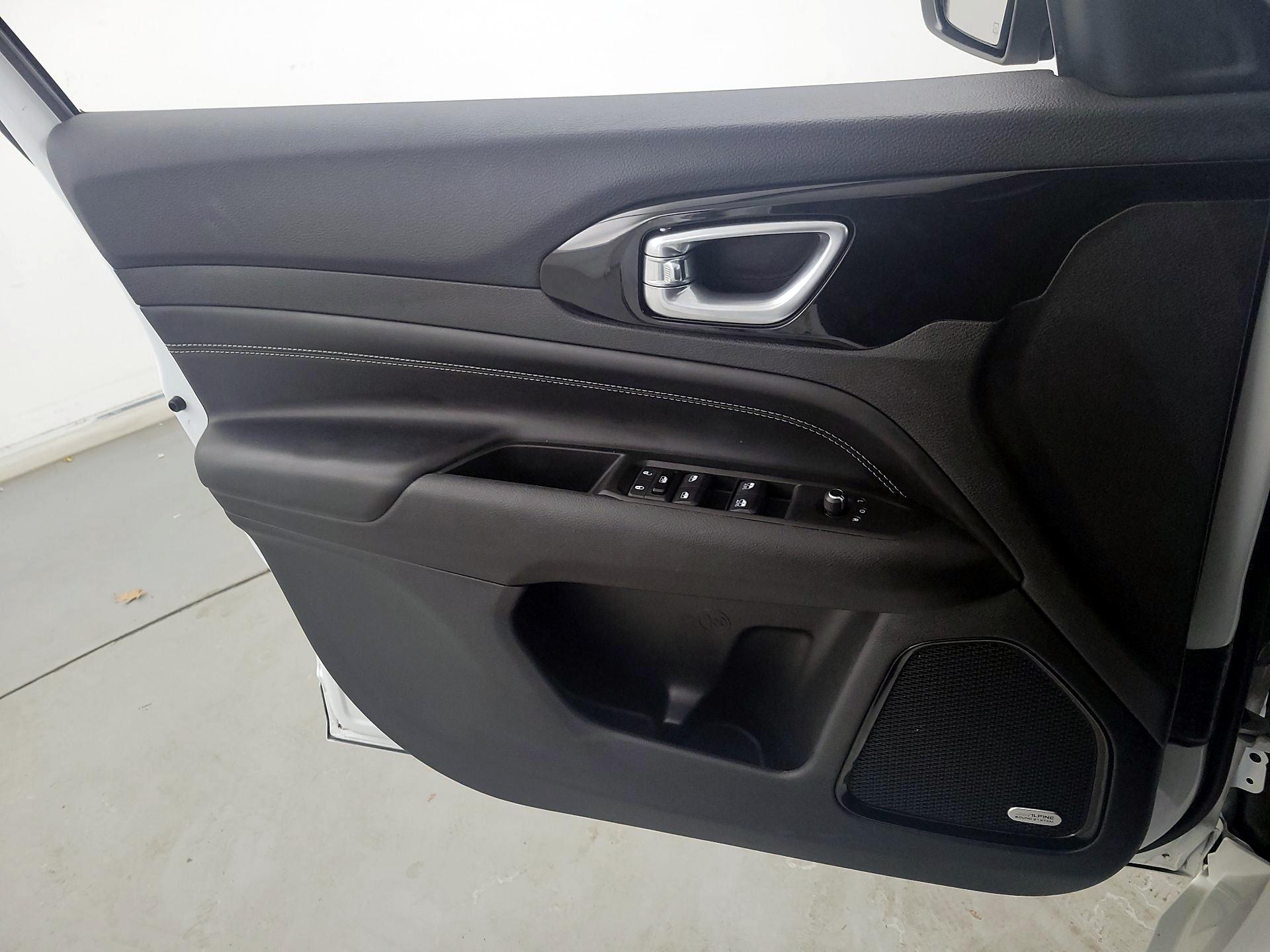 Thumbnail: 2022 Jeep Compass - 12