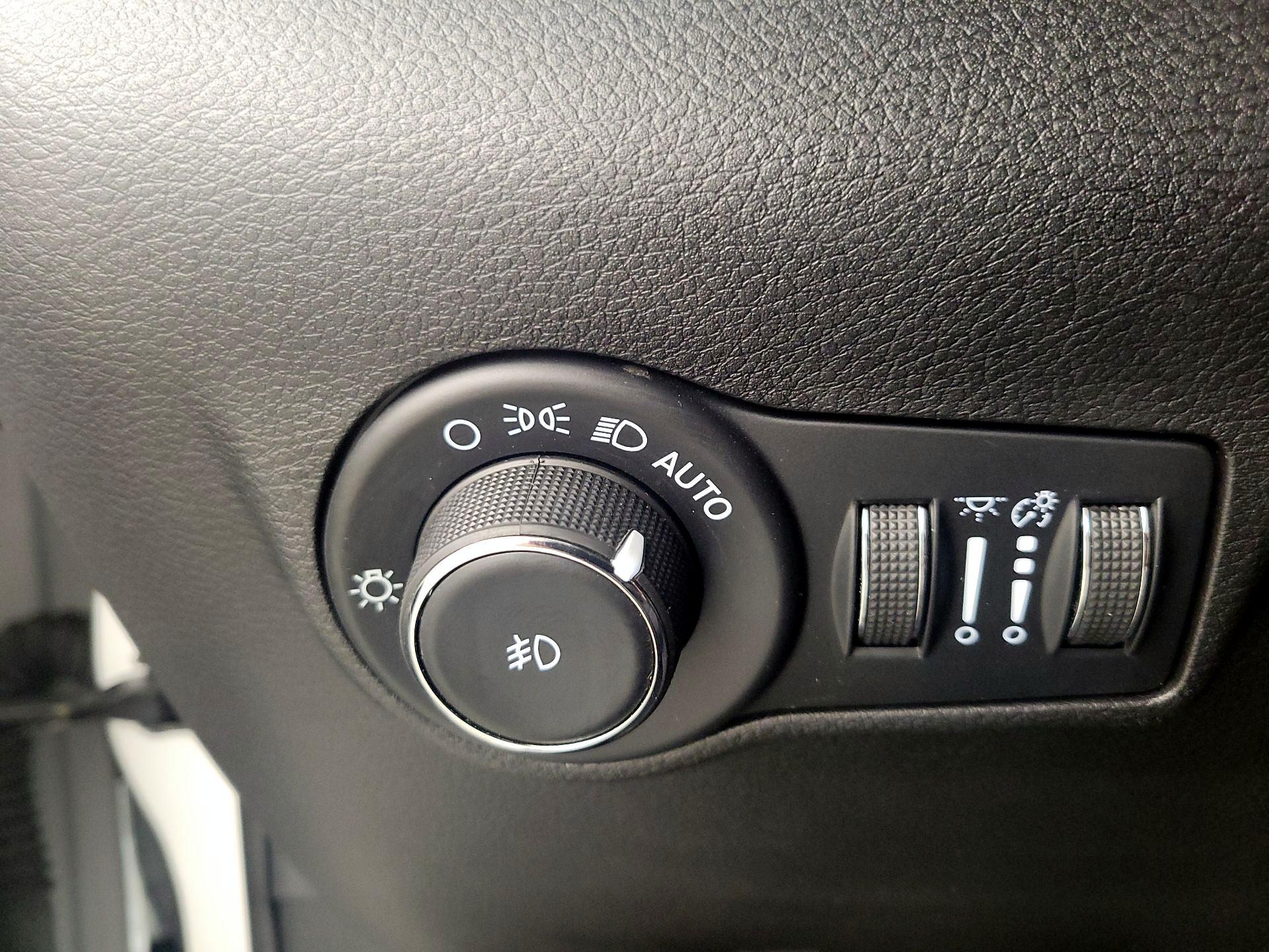 Thumbnail: 2022 Jeep Compass - 13