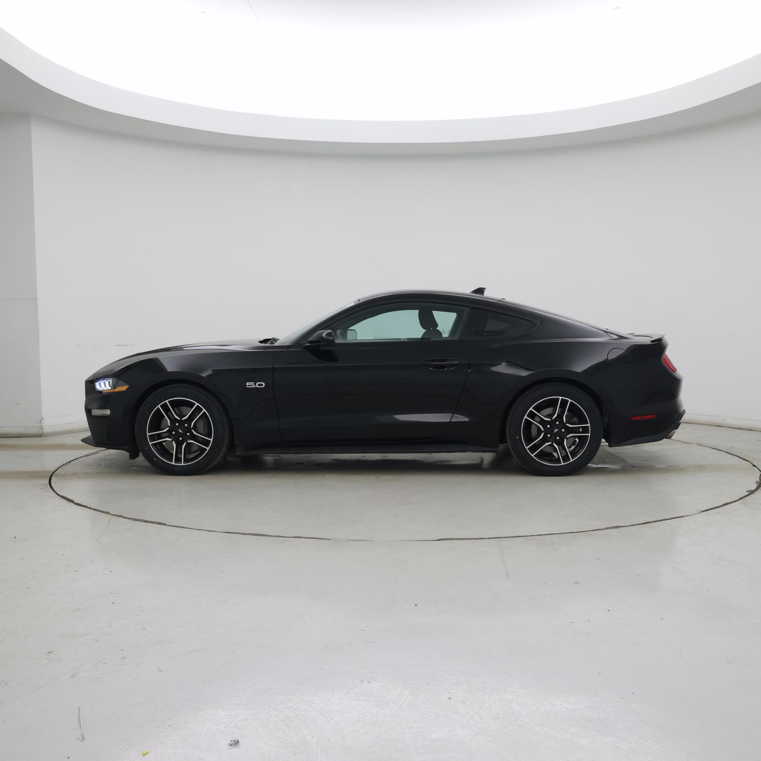 Thumbnail: 2022 Ford Mustang - 3