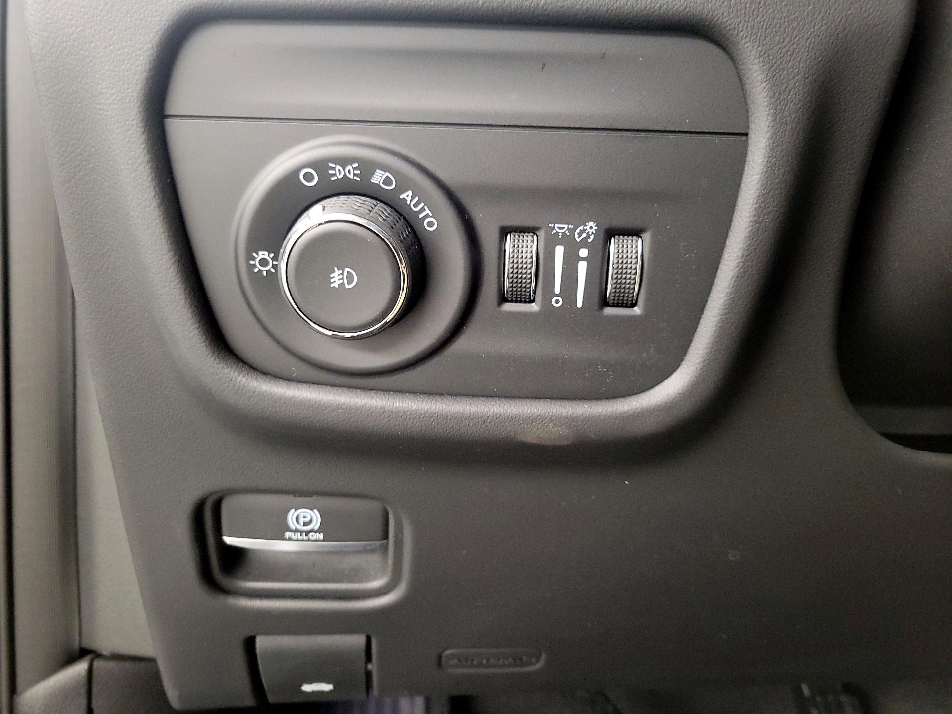 Thumbnail: 2022 Jeep Grand Cherokee - 13