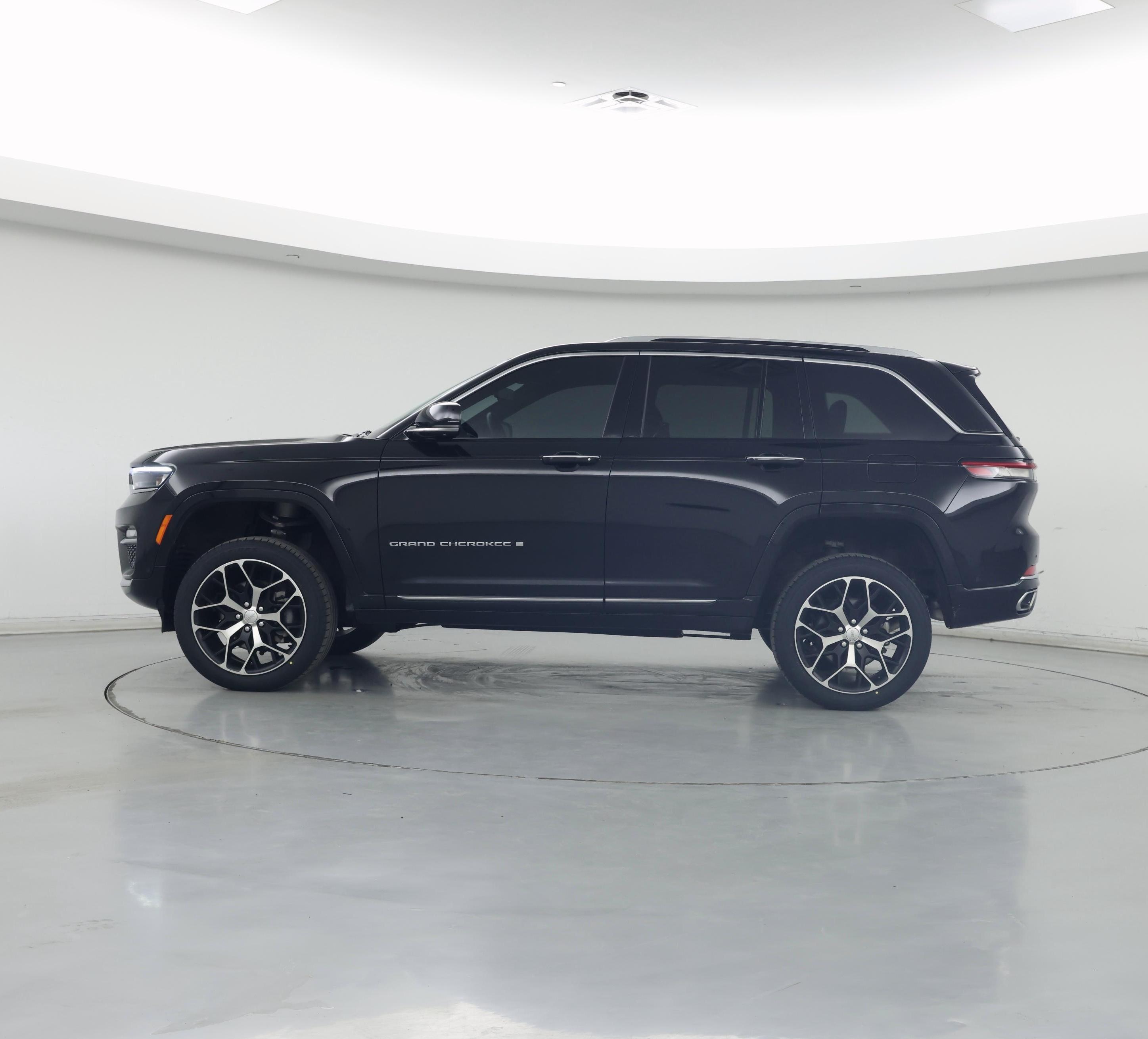 Thumbnail: 2022 Jeep Grand Cherokee - 3