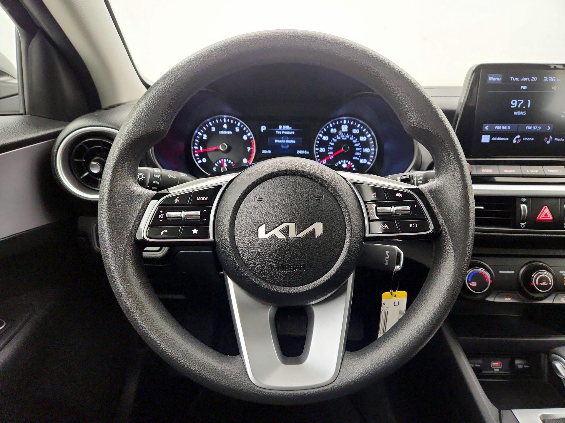 Thumbnail: 2022 Kia Forte - 10