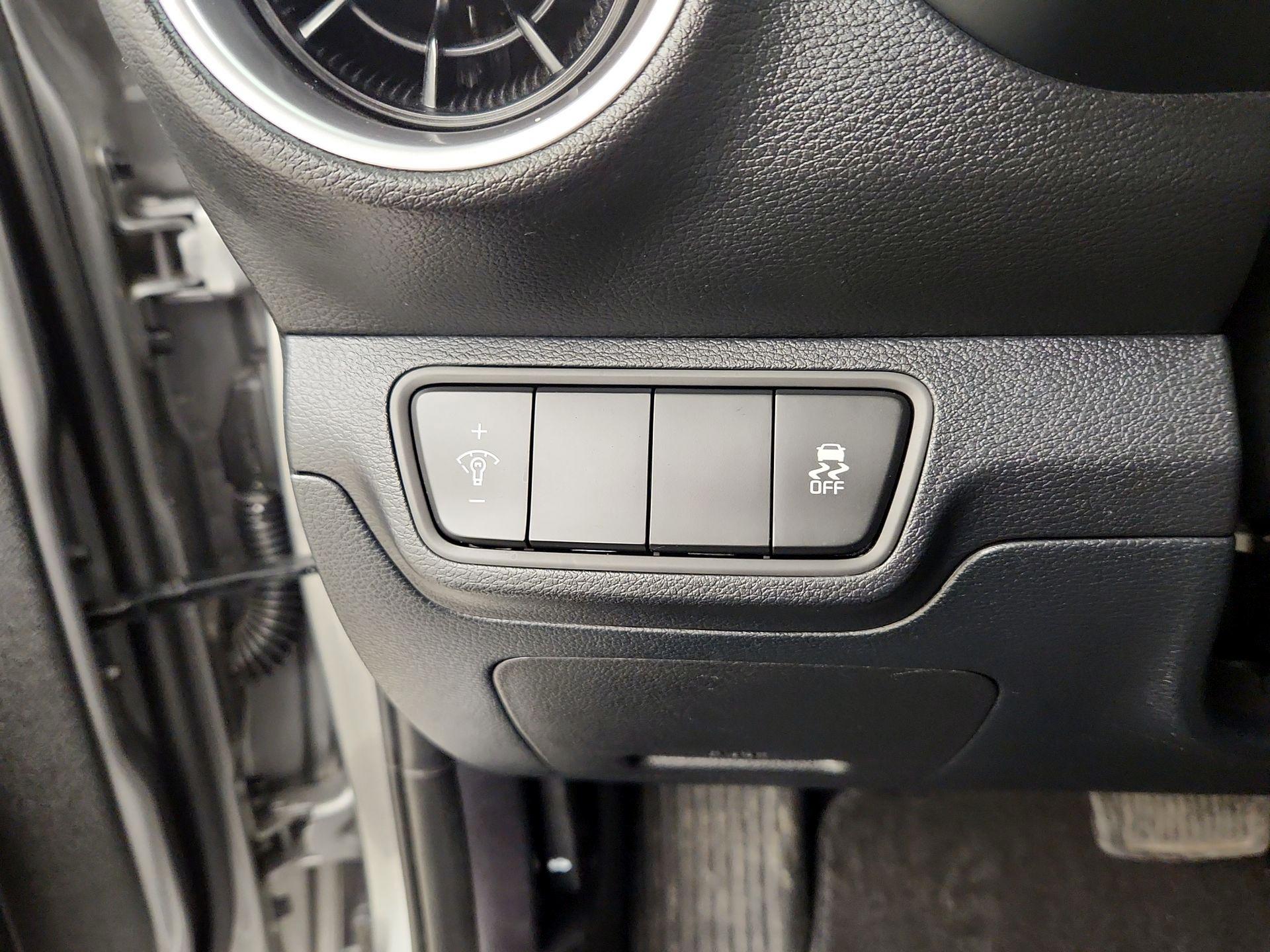 Thumbnail: 2022 Kia Forte - 13