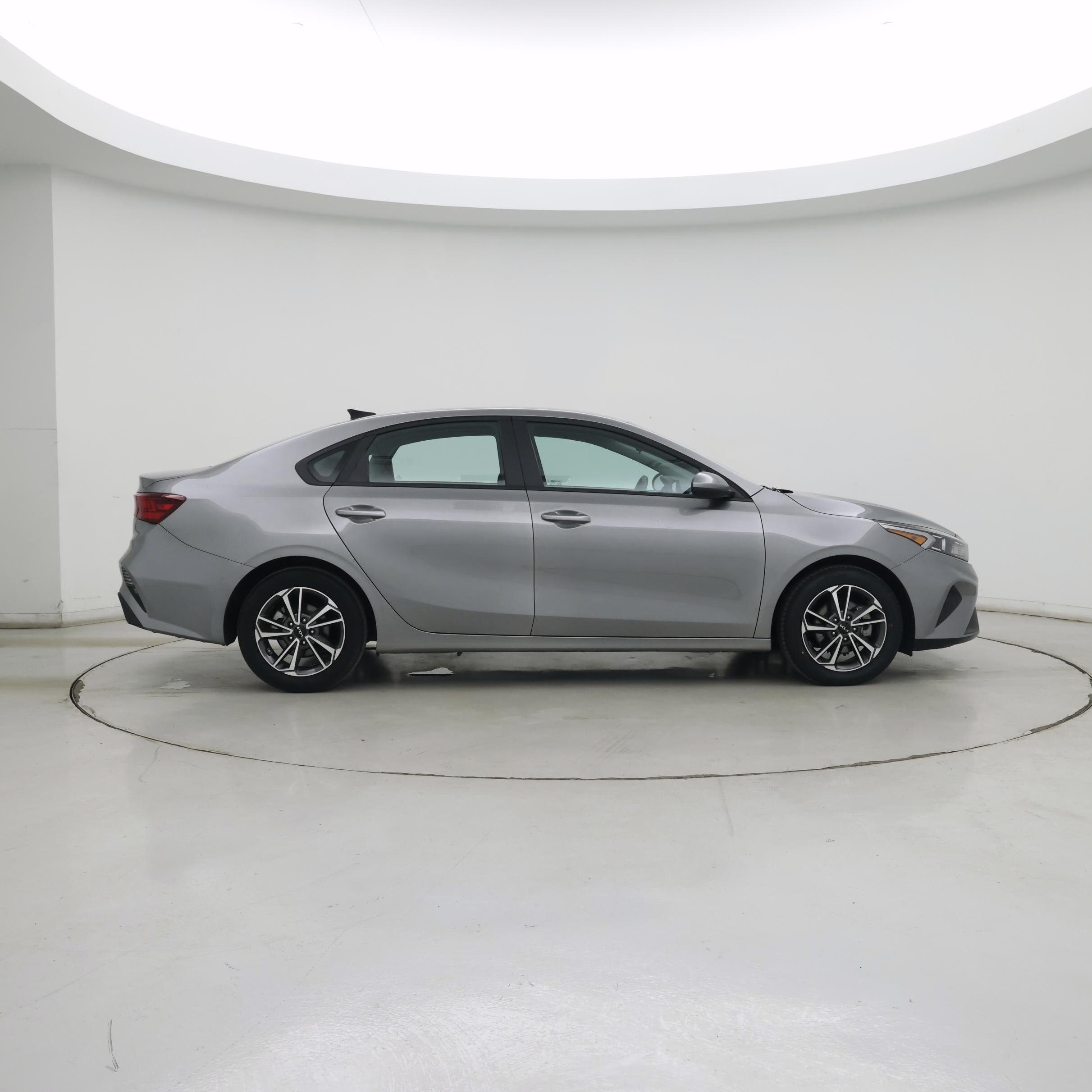 Thumbnail: 2022 Kia Forte - 7