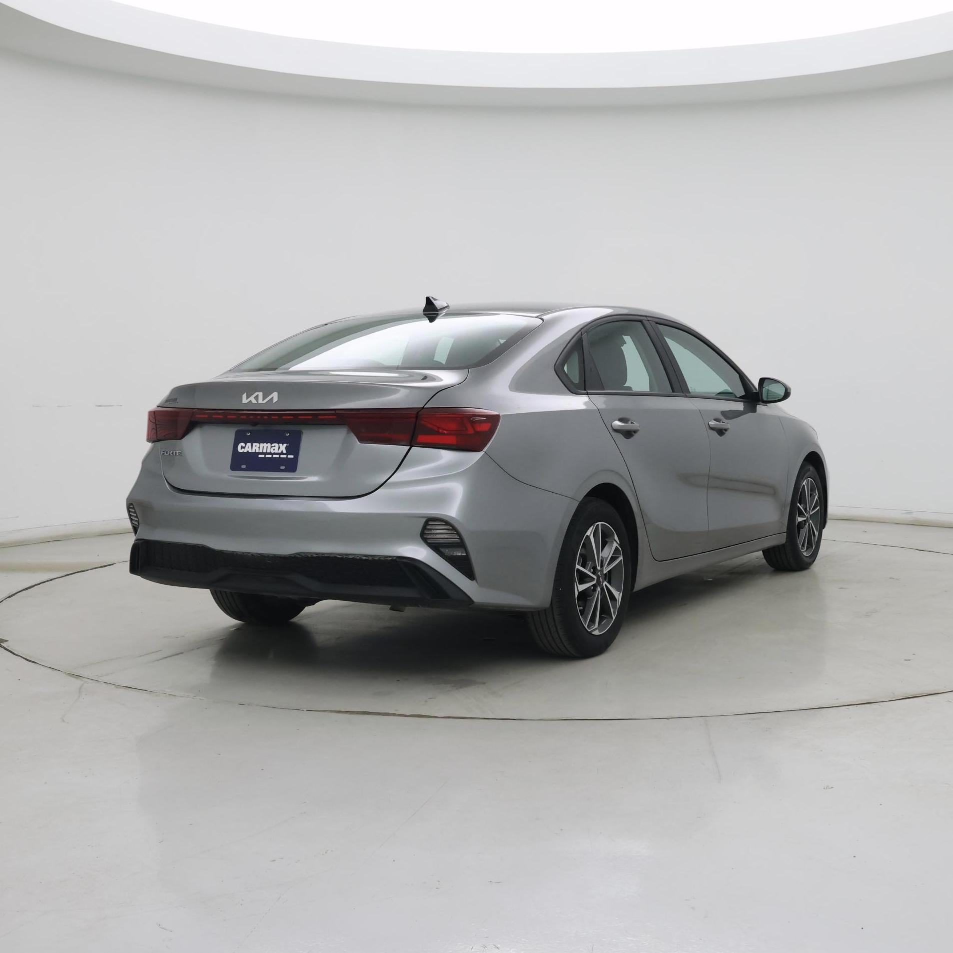 Thumbnail: 2022 Kia Forte - 8