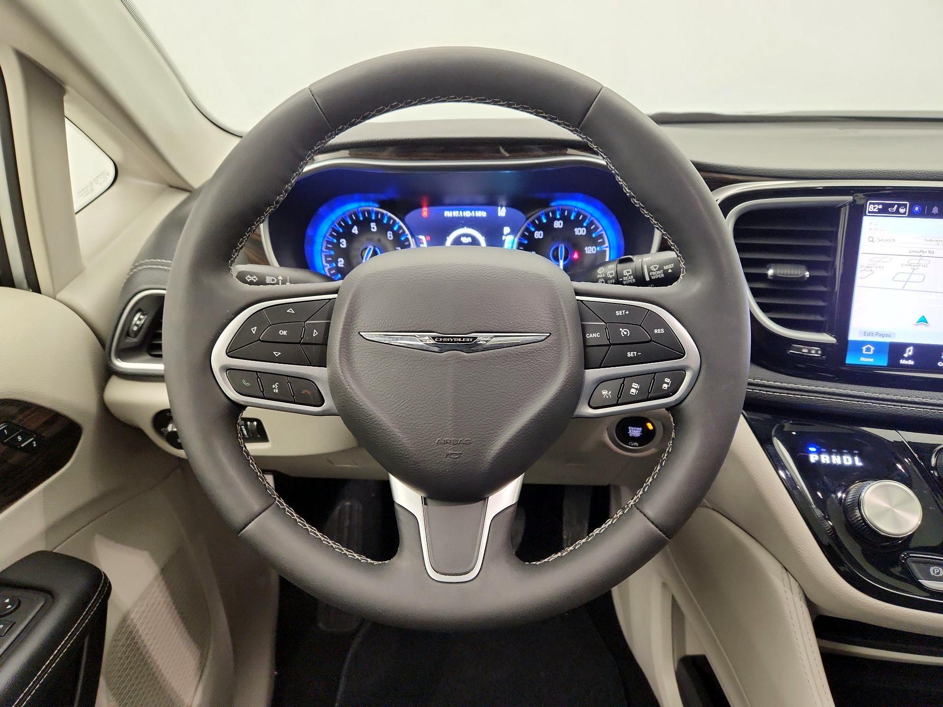 Thumbnail: 2024 Chrysler Pacifica - 10