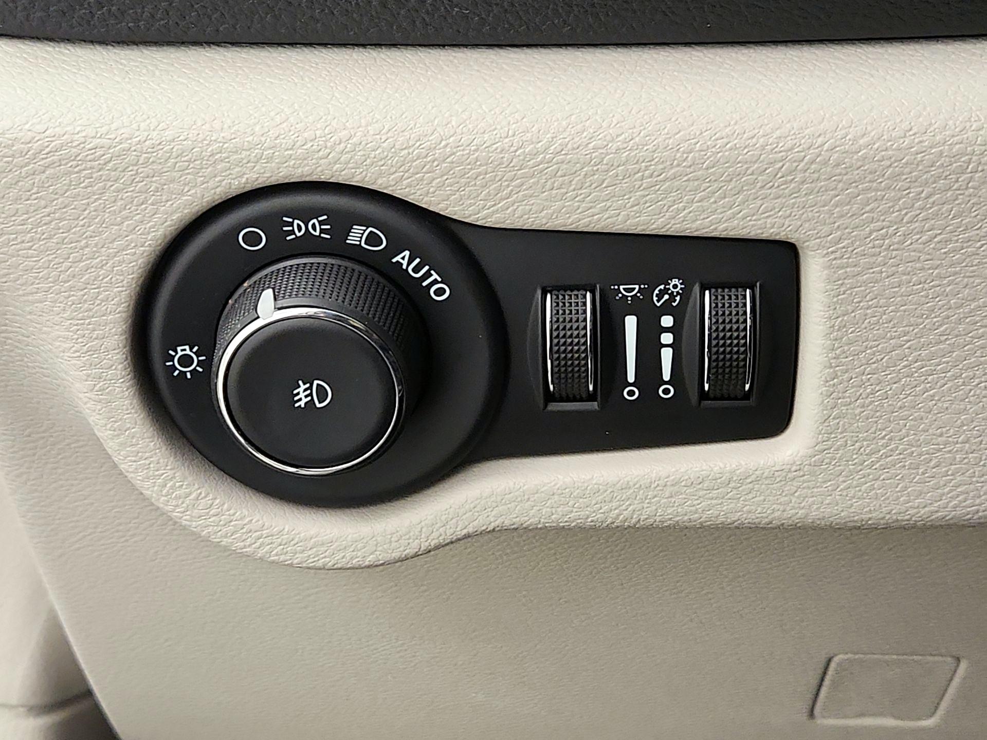 Thumbnail: 2024 Chrysler Pacifica - 13