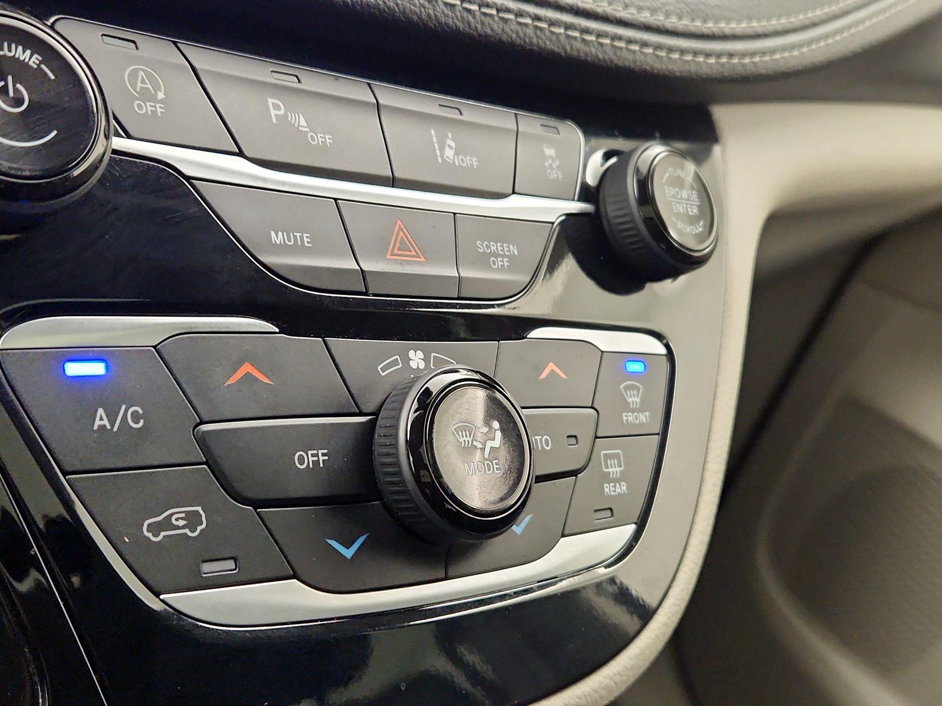 Thumbnail: 2024 Chrysler Pacifica - 17