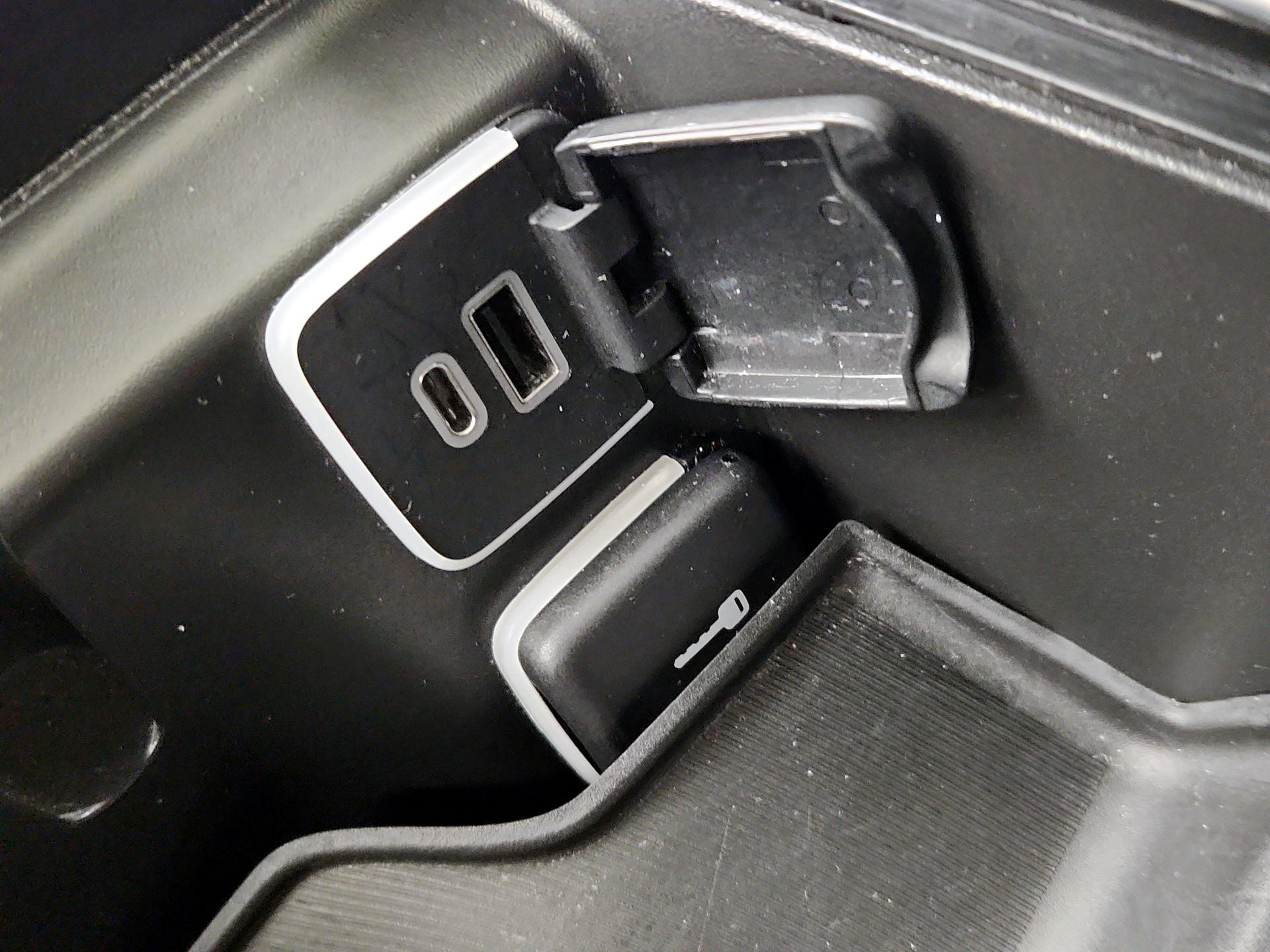 Thumbnail: 2024 Chrysler Pacifica - 19