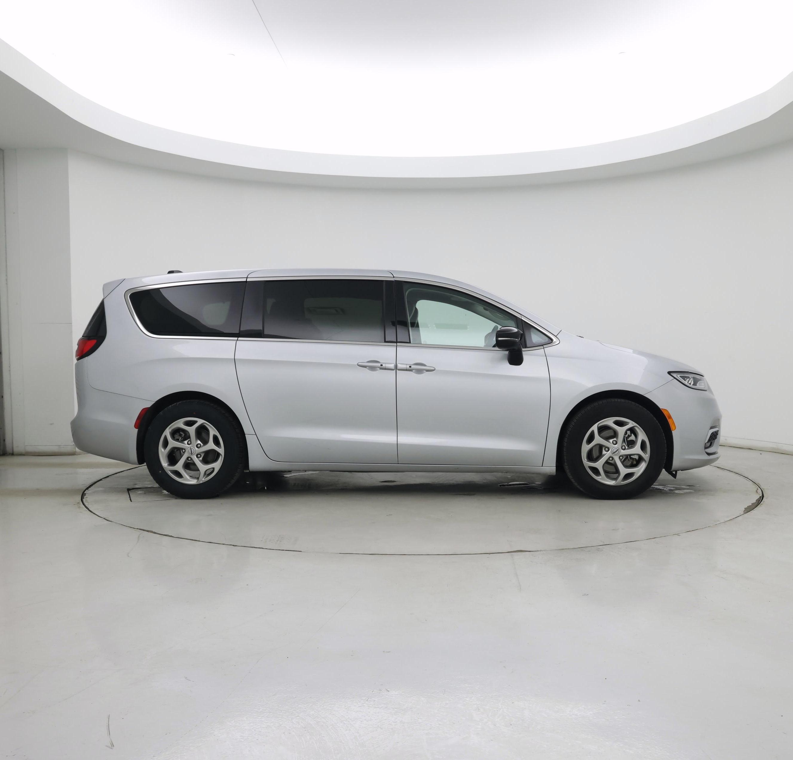 Thumbnail: 2024 Chrysler Pacifica - 7