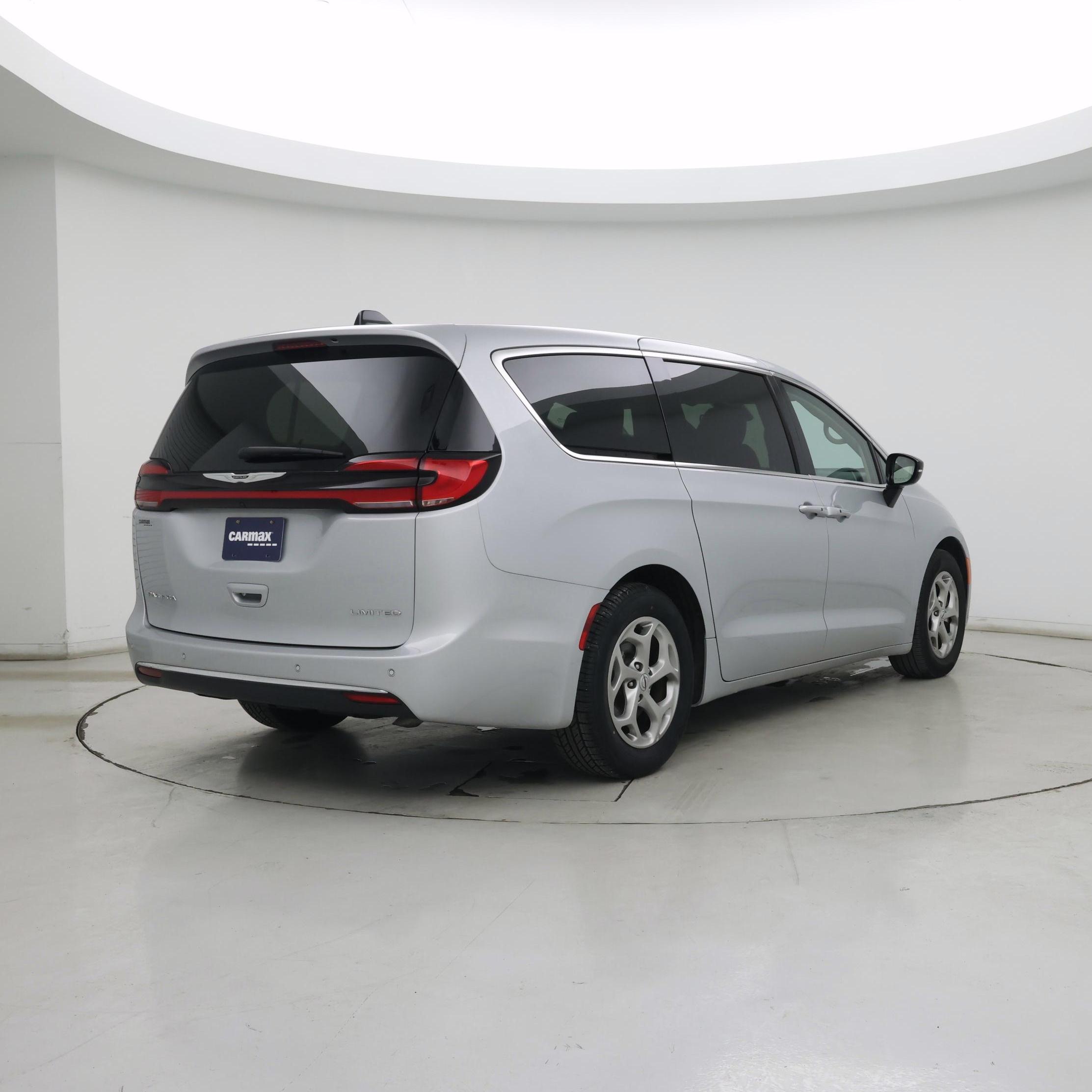 Thumbnail: 2024 Chrysler Pacifica - 8