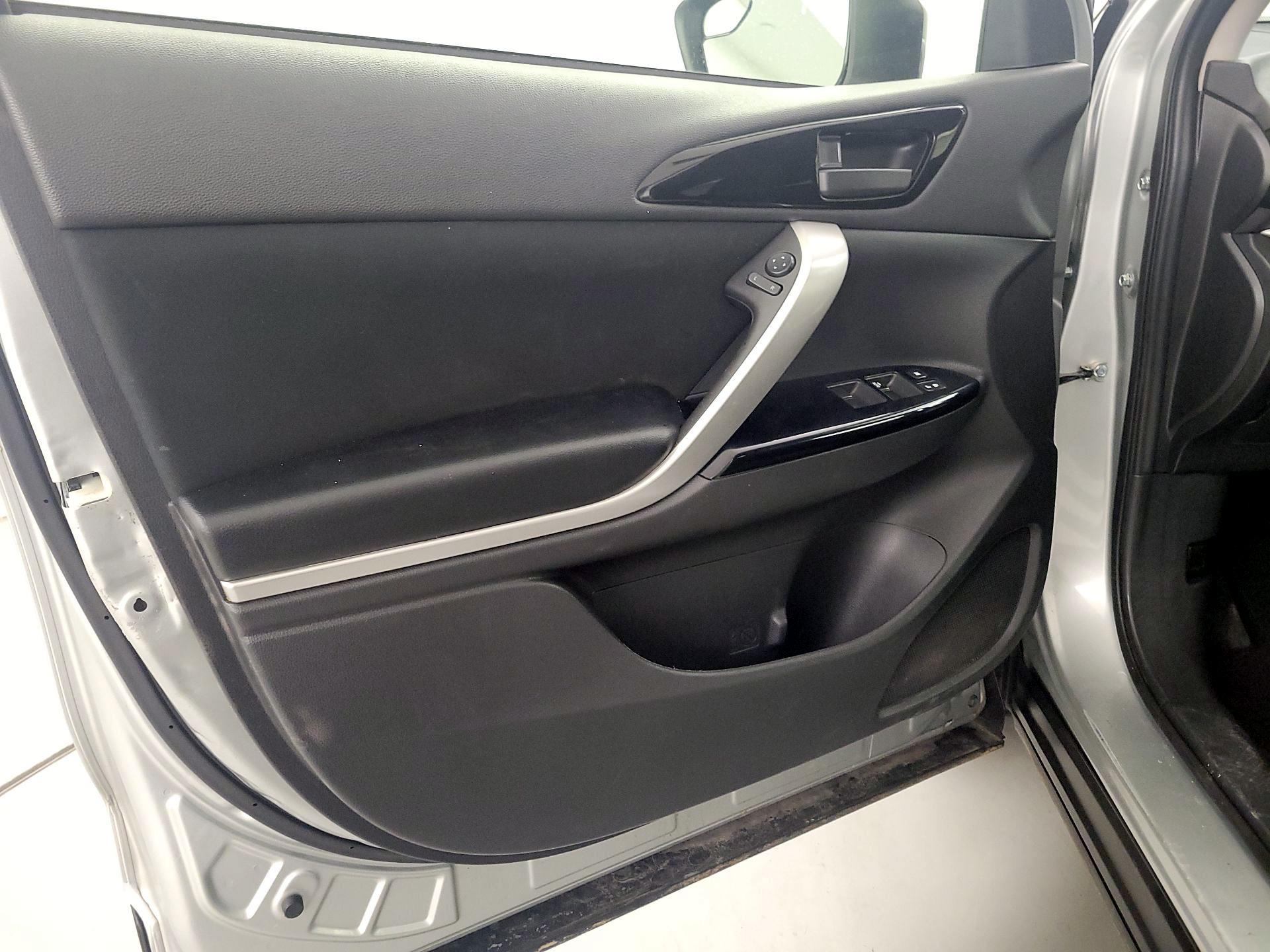 Thumbnail: 2024 Mitsubishi Eclipse Cross - 12