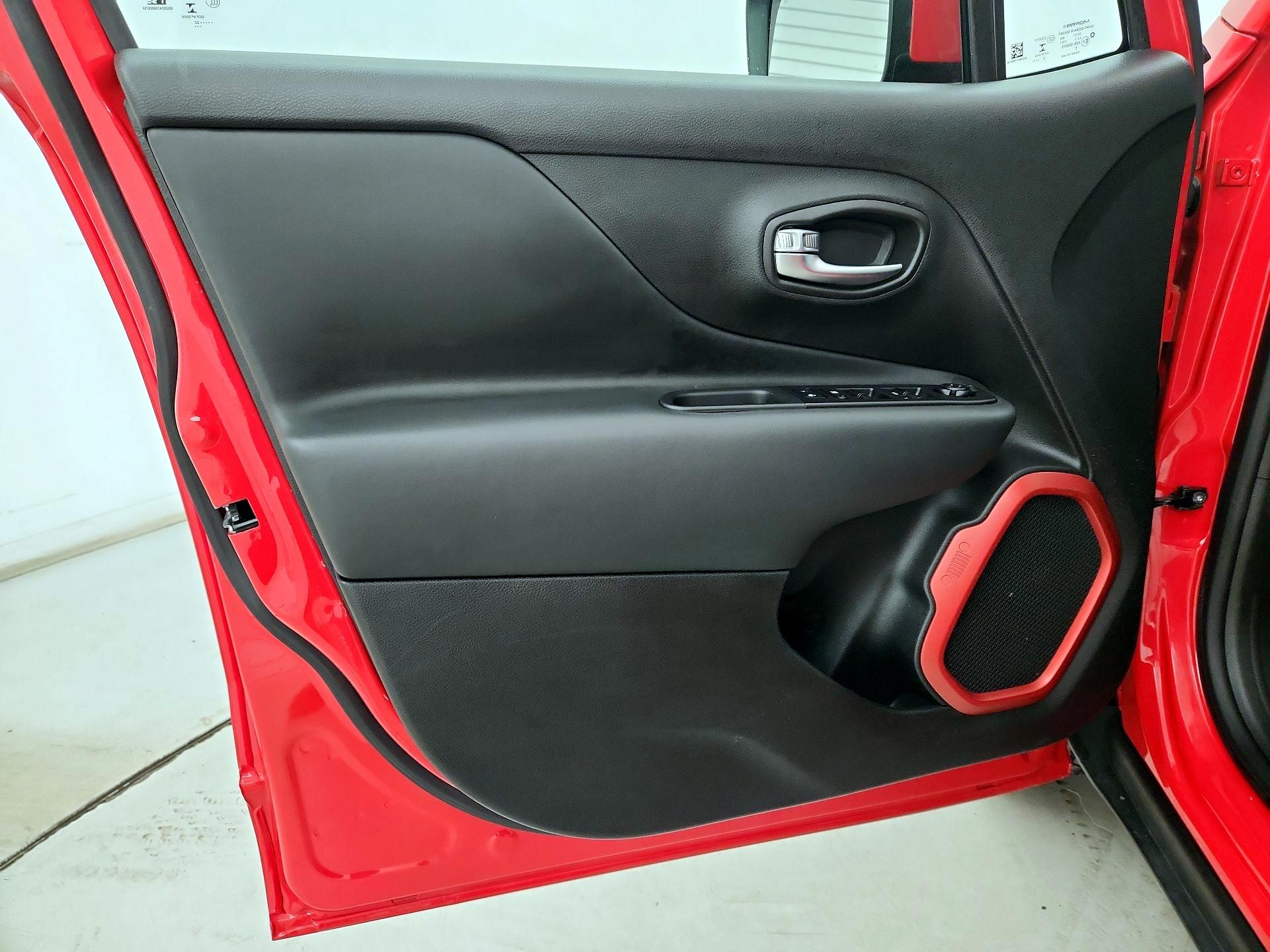 Thumbnail: 2022 Jeep Renegade - 12