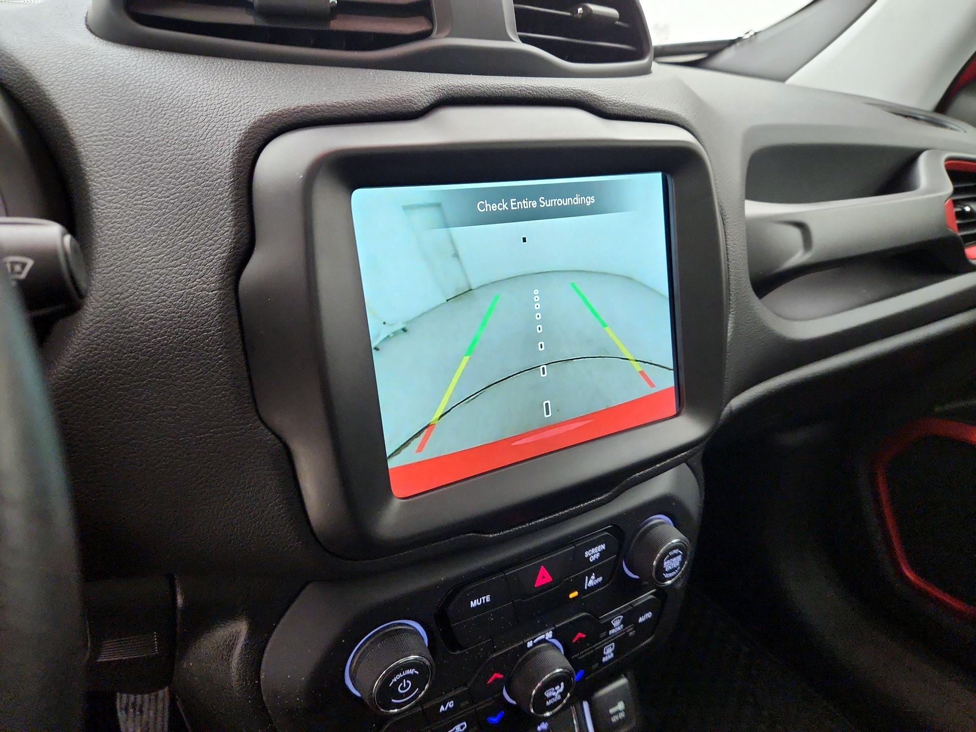 Thumbnail: 2022 Jeep Renegade - 15