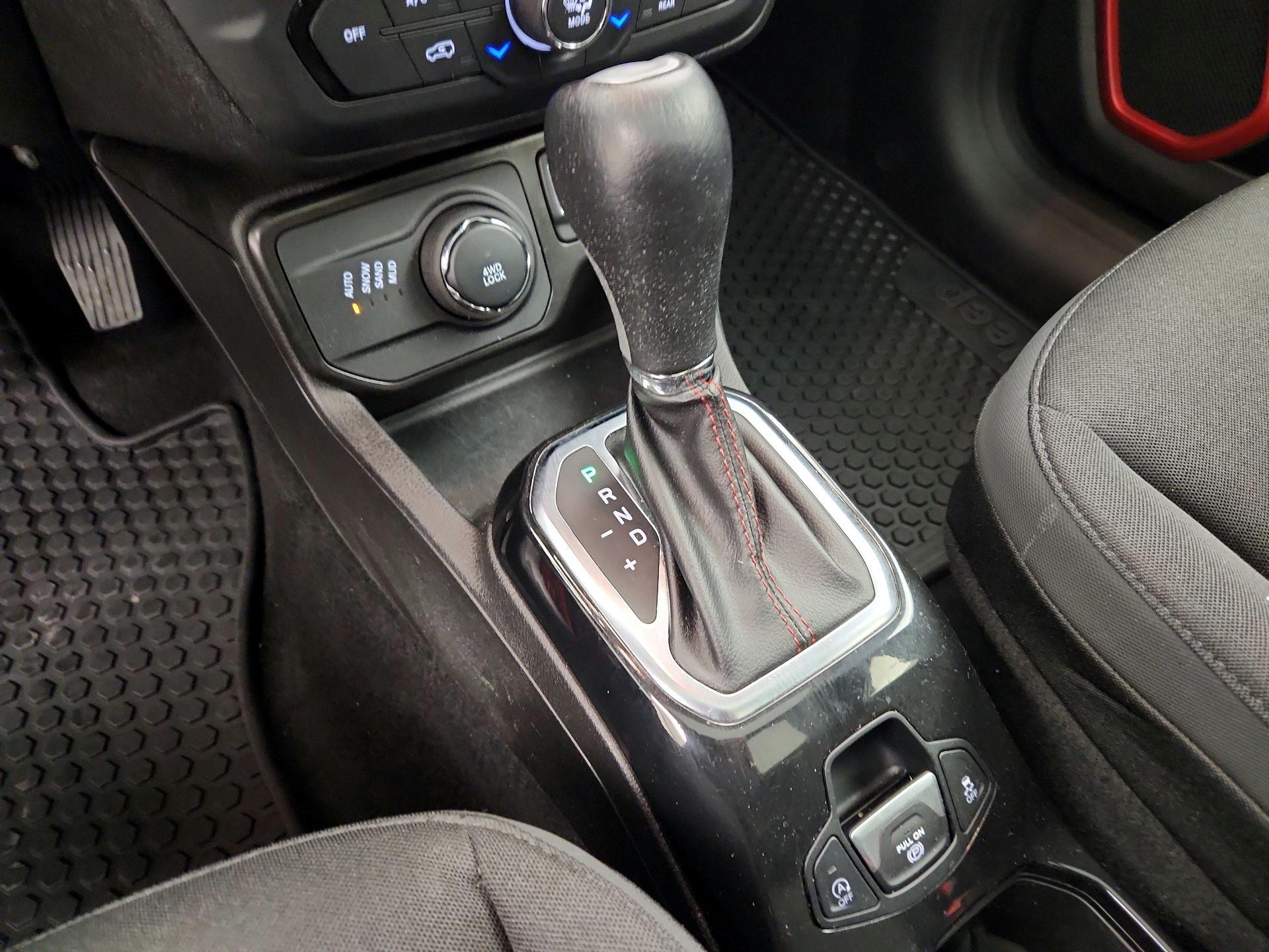 Thumbnail: 2022 Jeep Renegade - 18