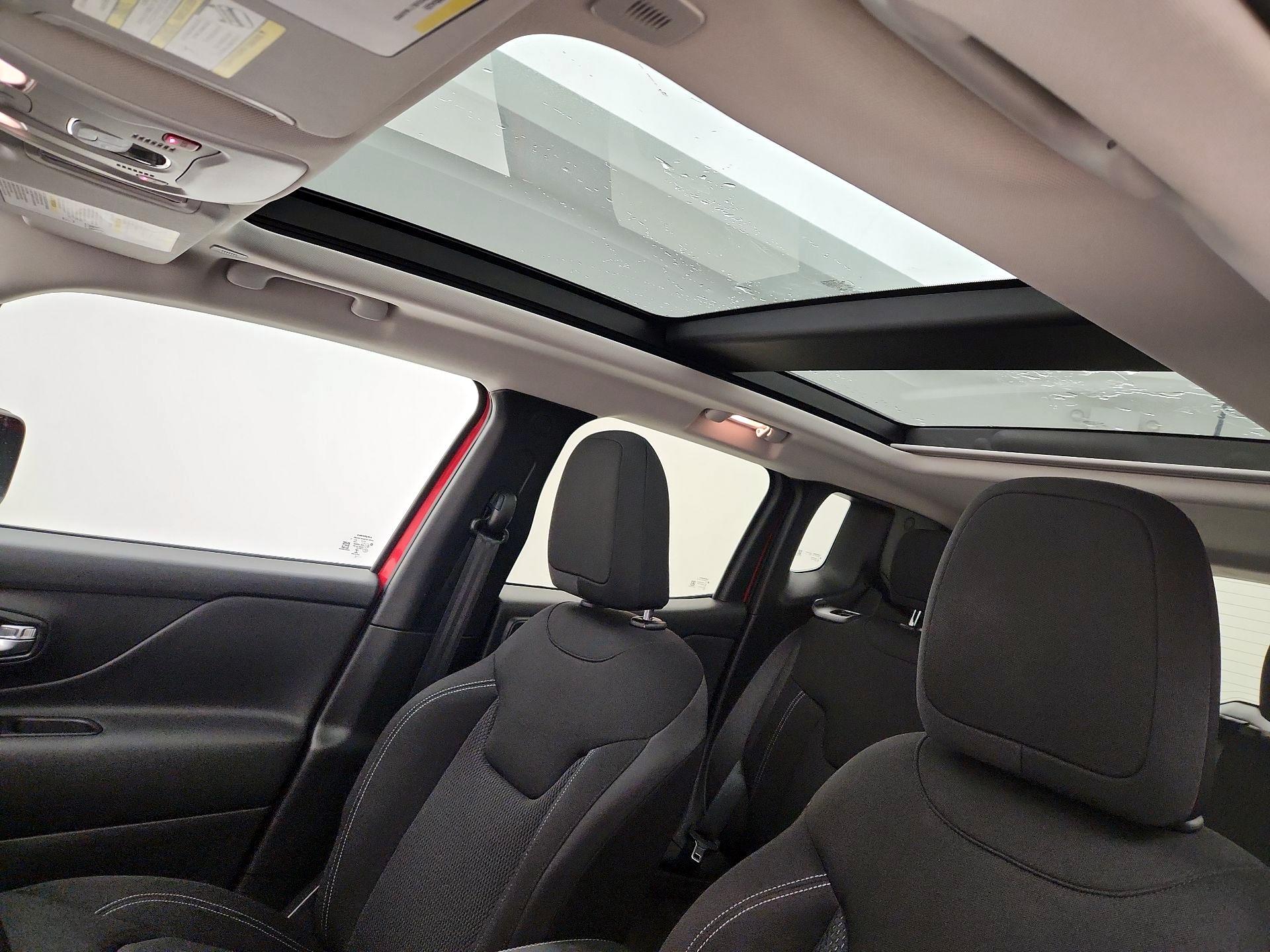 Thumbnail: 2022 Jeep Renegade - 20