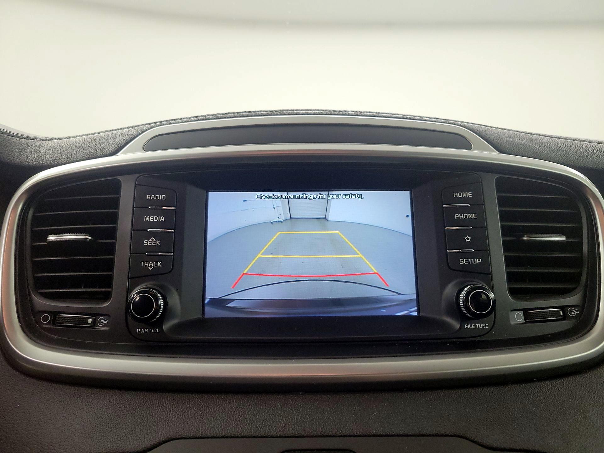 Thumbnail: 2020 Kia Sorento - 14