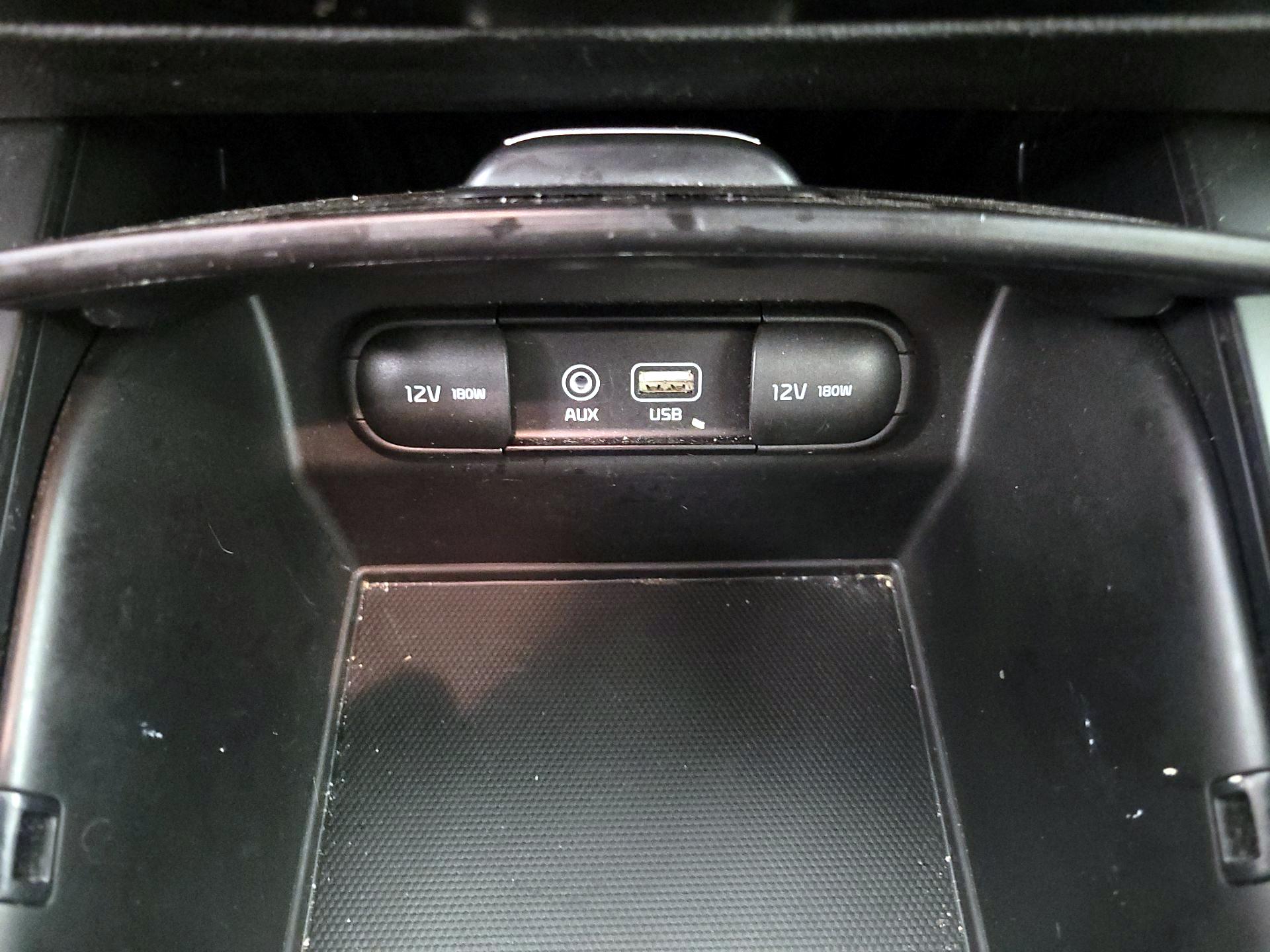 Thumbnail: 2020 Kia Sorento - 18