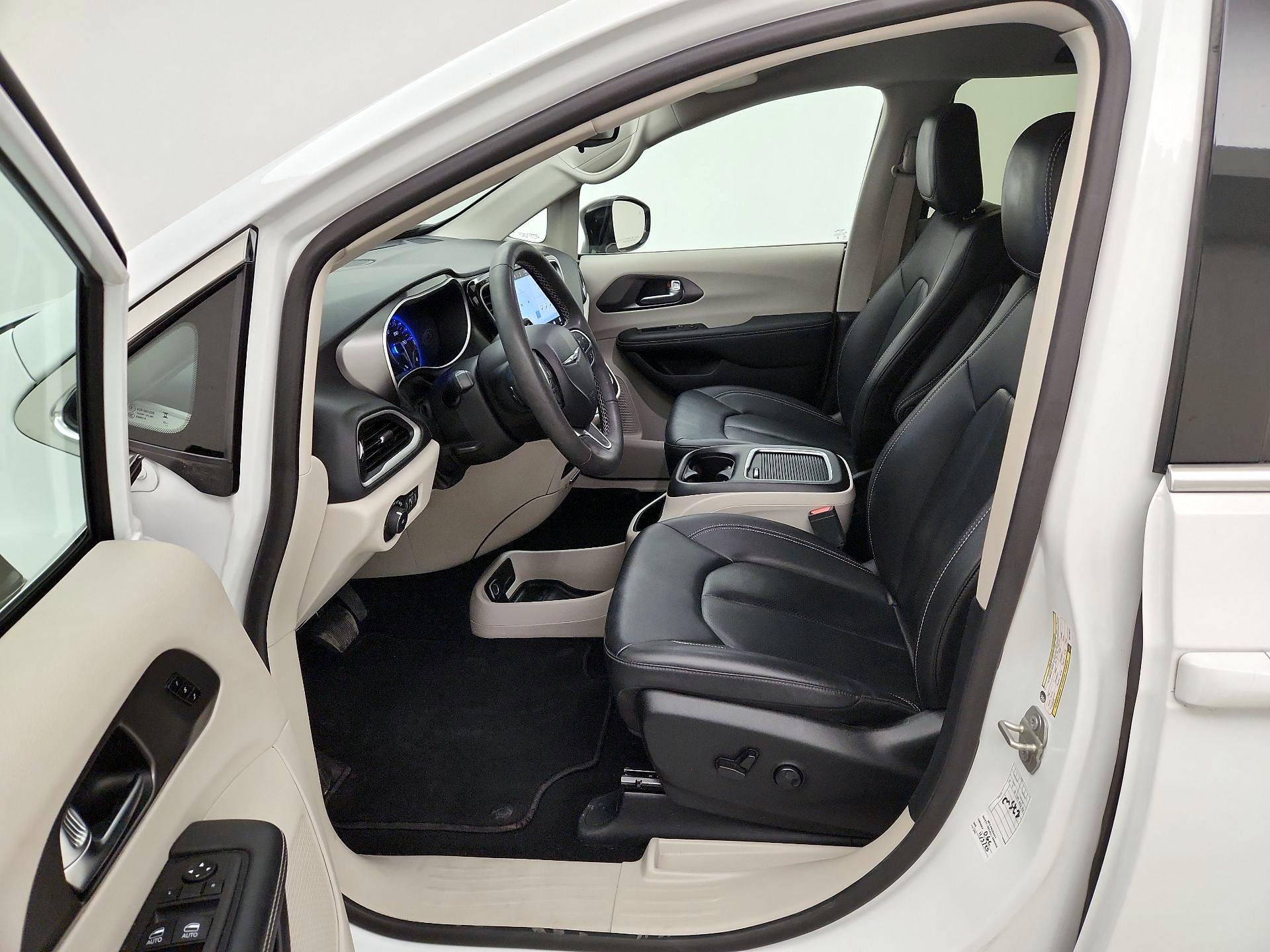 Thumbnail: 2024 Chrysler Pacifica - 11