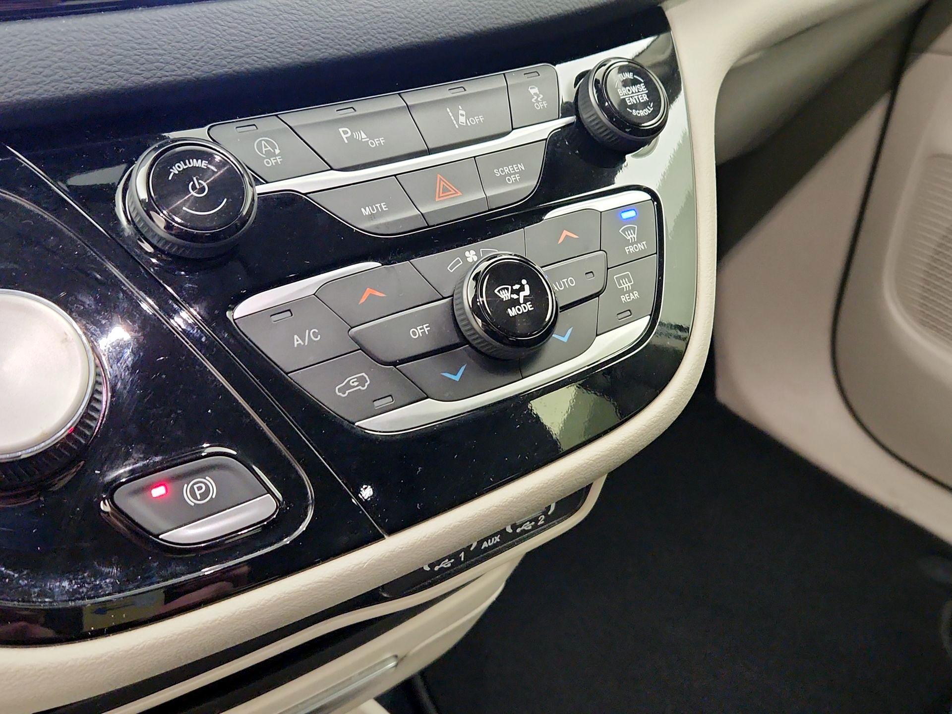 Thumbnail: 2024 Chrysler Pacifica - 16