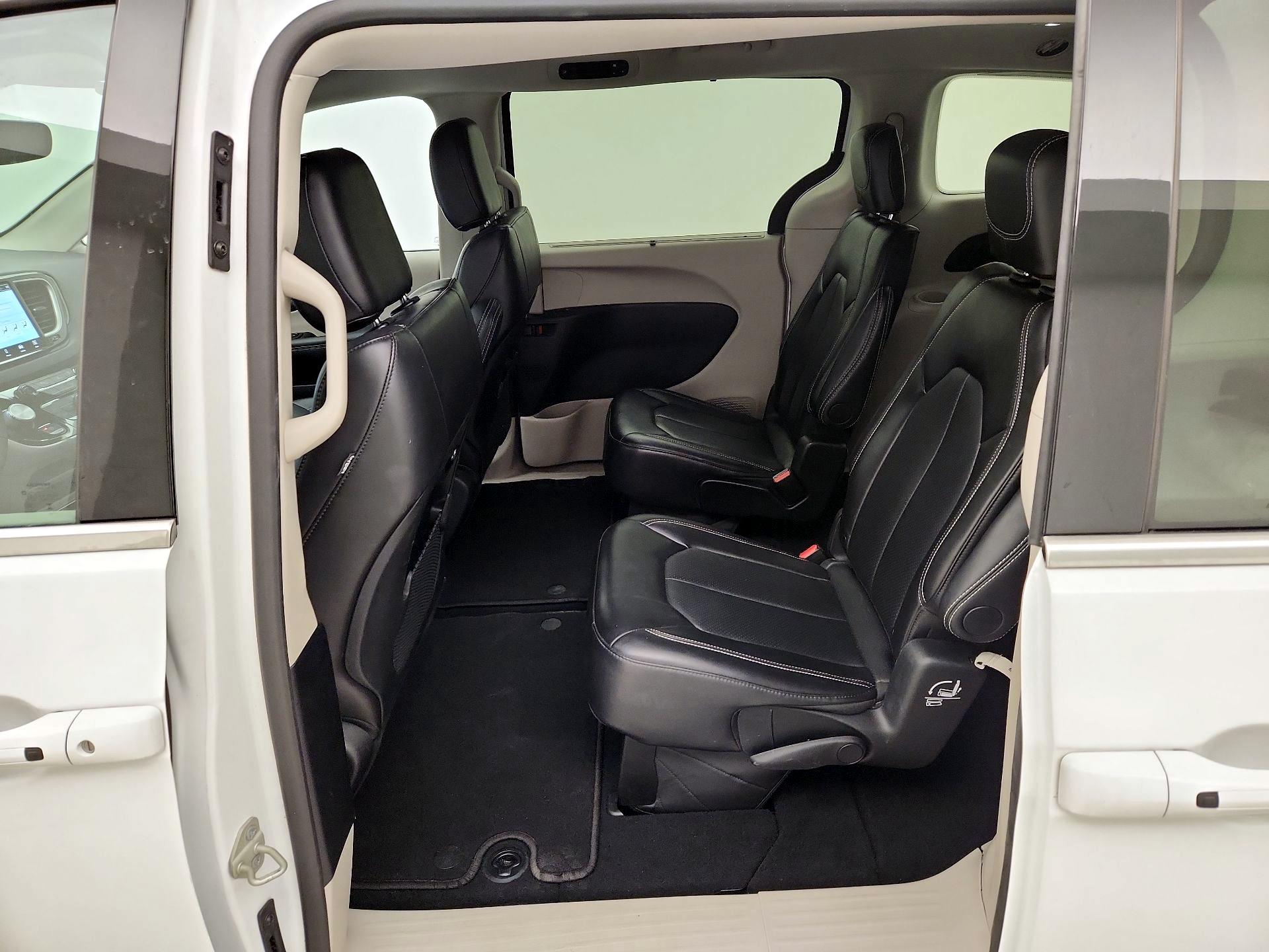 Thumbnail: 2024 Chrysler Pacifica - 19