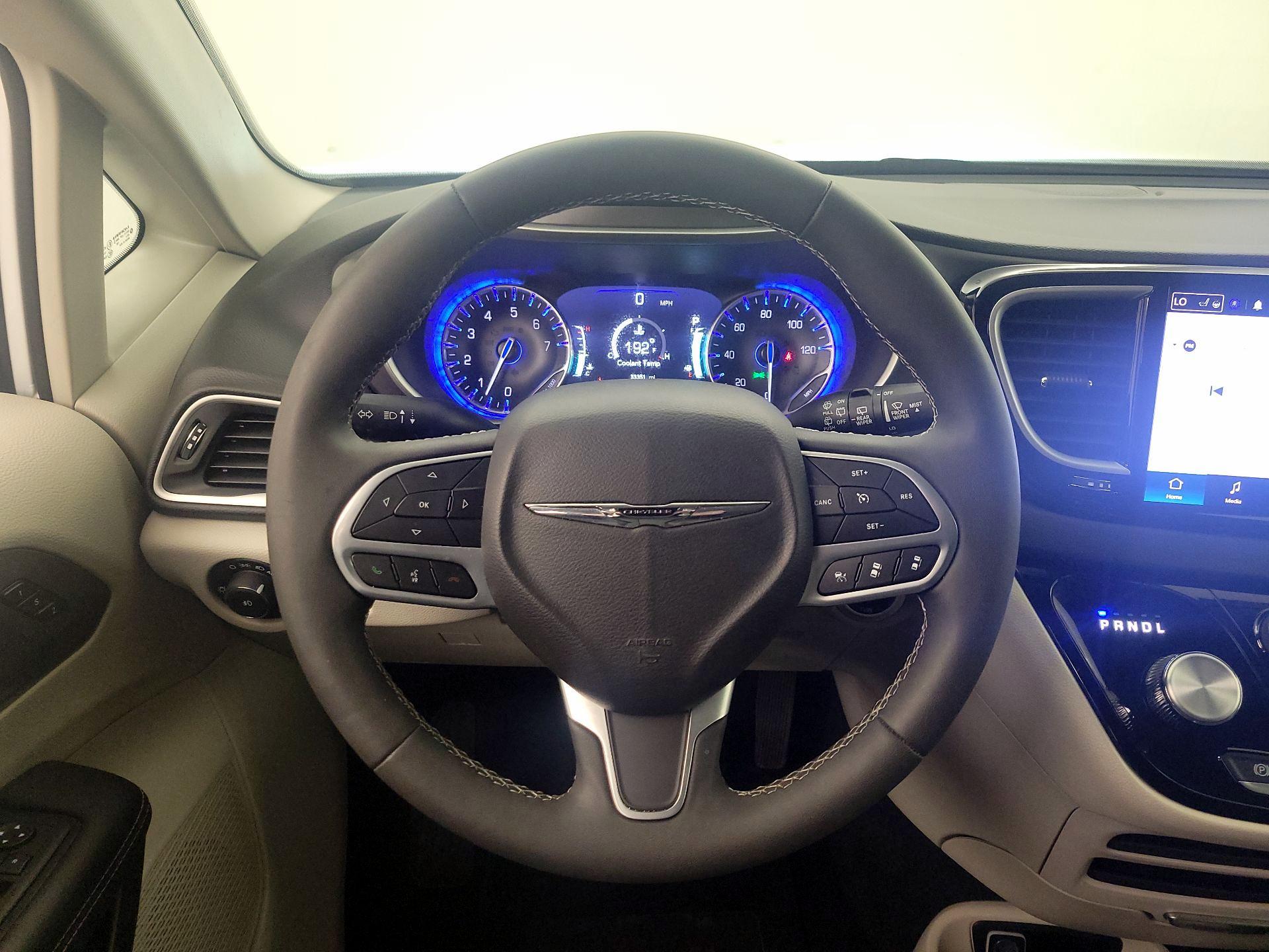 Thumbnail: 2024 Chrysler Pacifica - 10