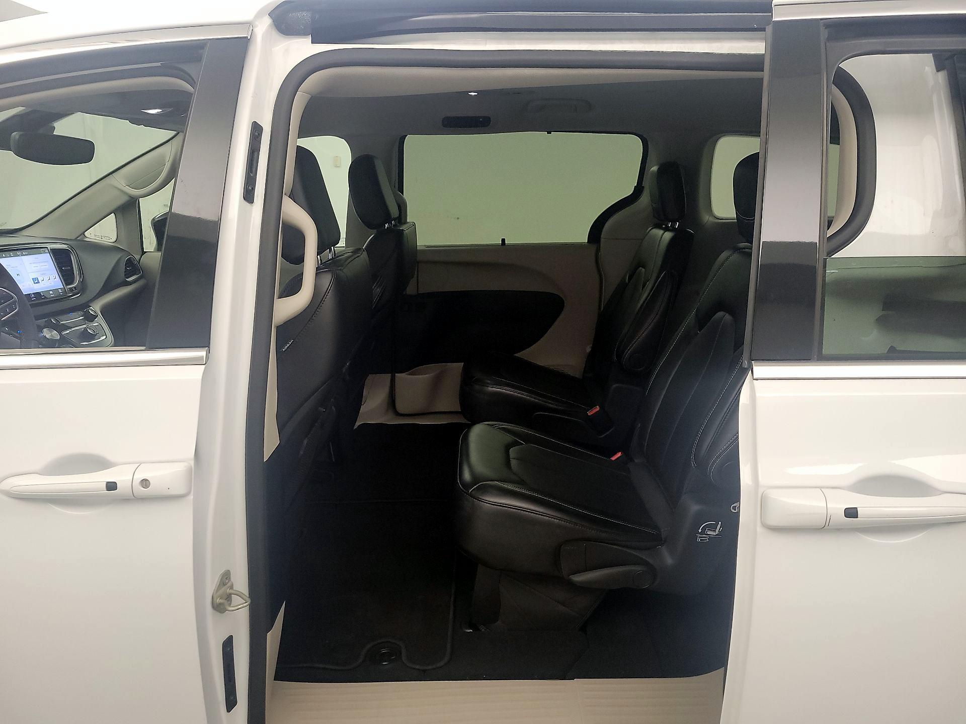 Thumbnail: 2024 Chrysler Pacifica - 19