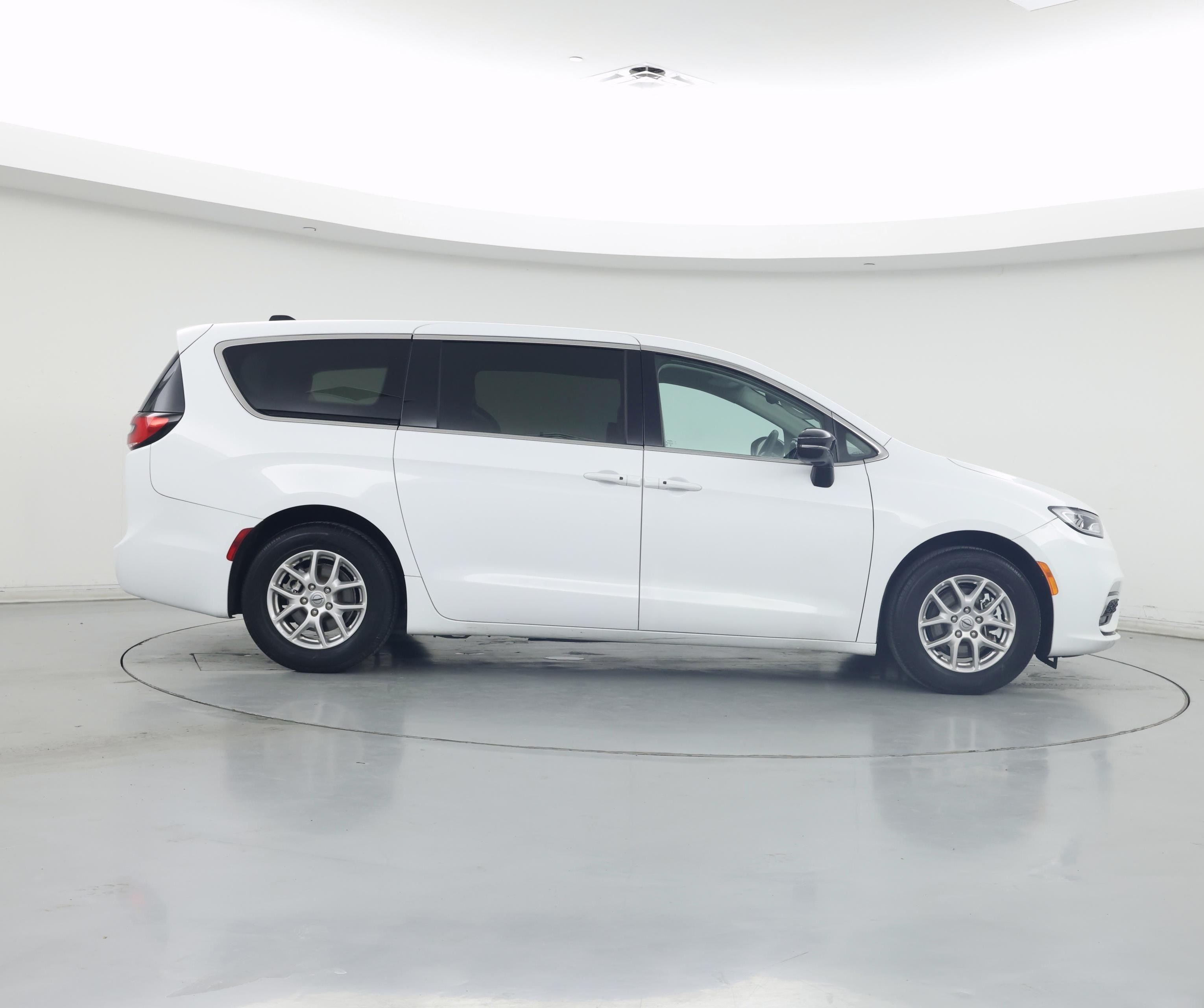 Thumbnail: 2024 Chrysler Pacifica - 7