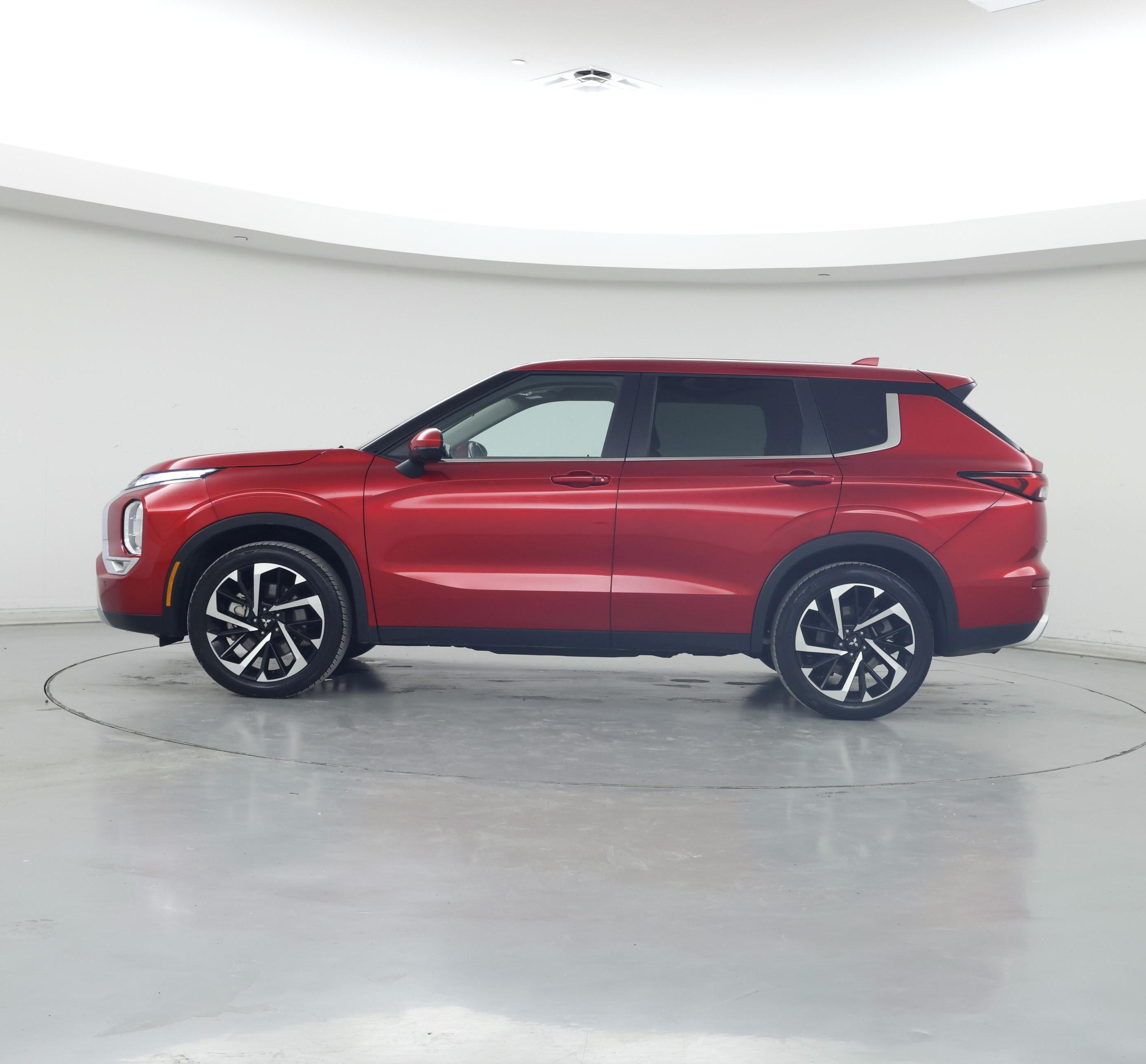 Thumbnail: 2024 Mitsubishi Outlander - 3