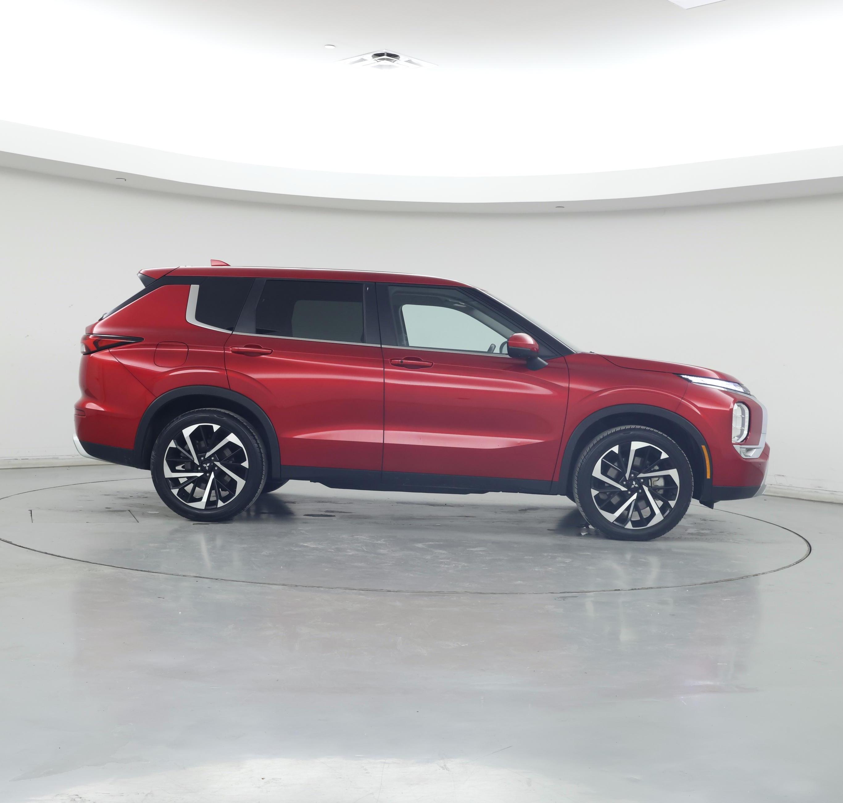 Thumbnail: 2024 Mitsubishi Outlander - 7