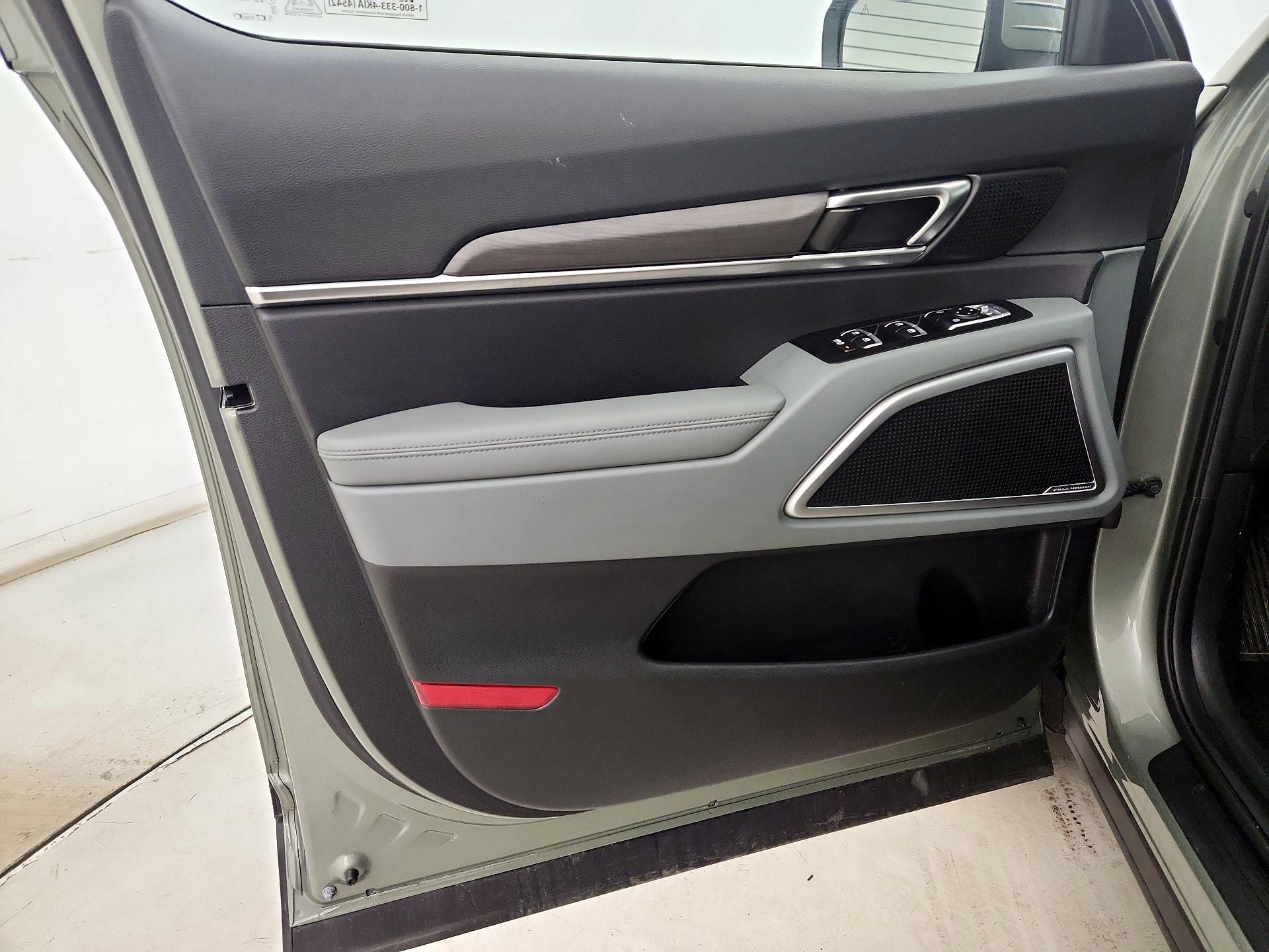 Thumbnail: 2023 Kia Telluride - 12