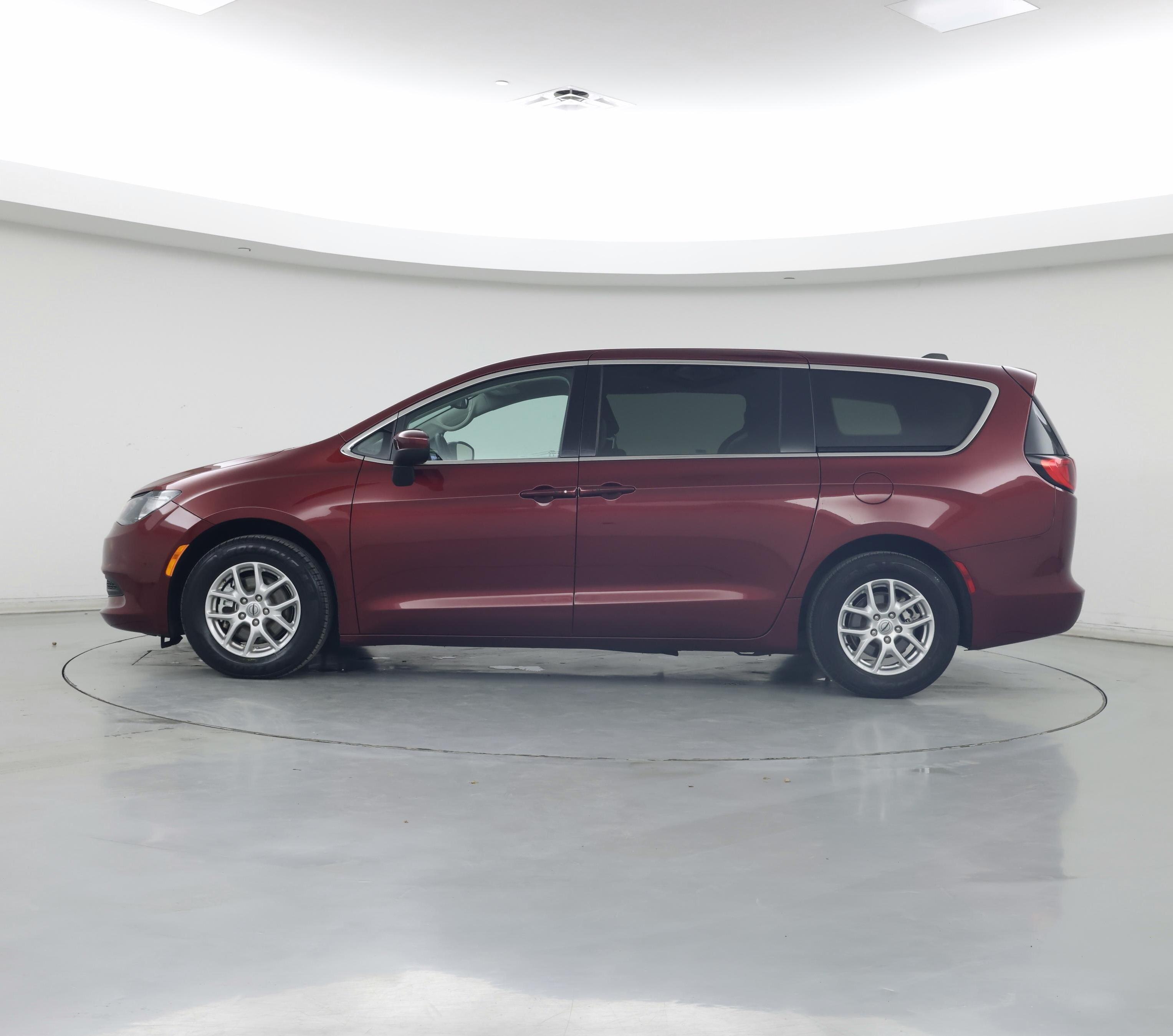 Thumbnail: 2023 Chrysler Voyager - 3