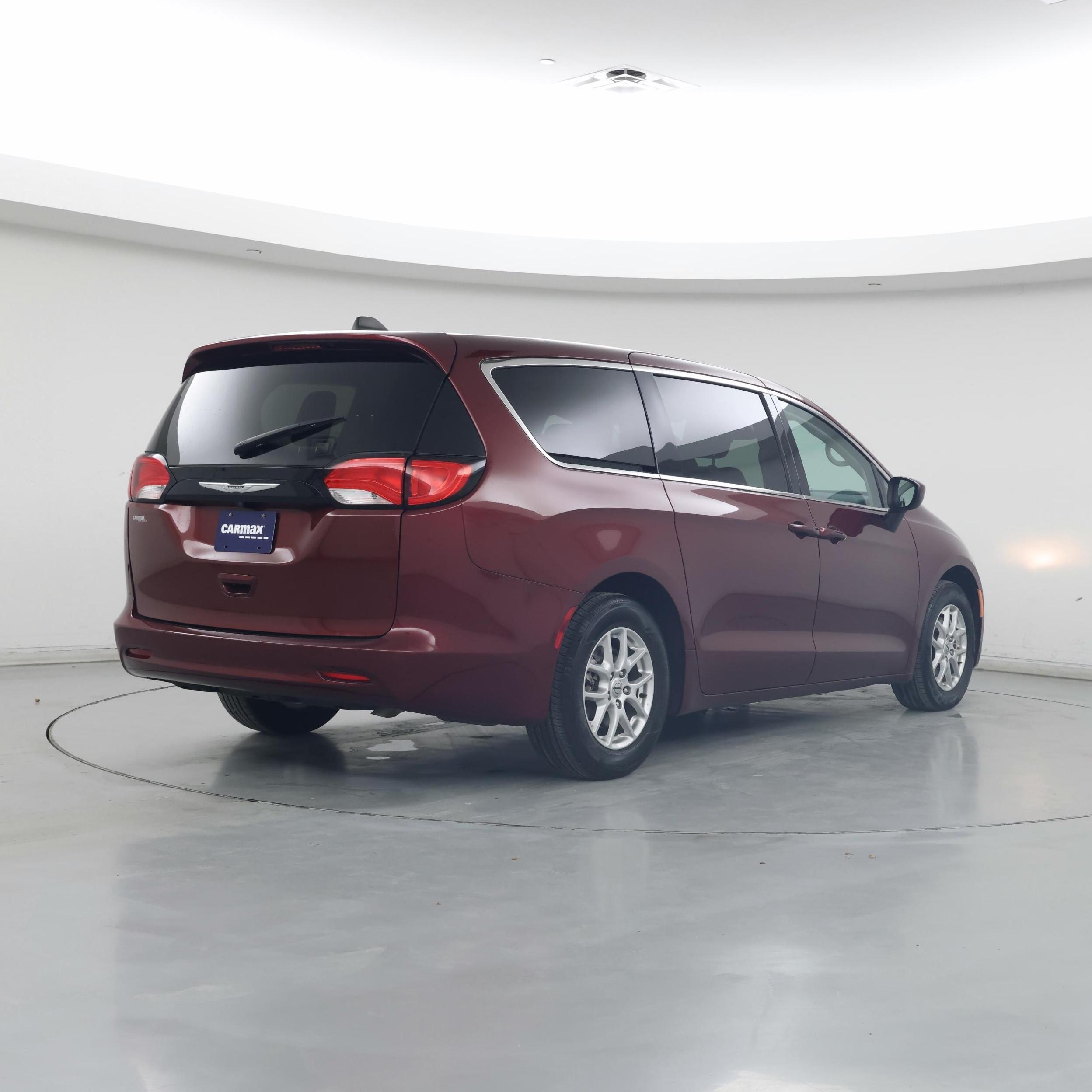 Thumbnail: 2023 Chrysler Voyager - 8