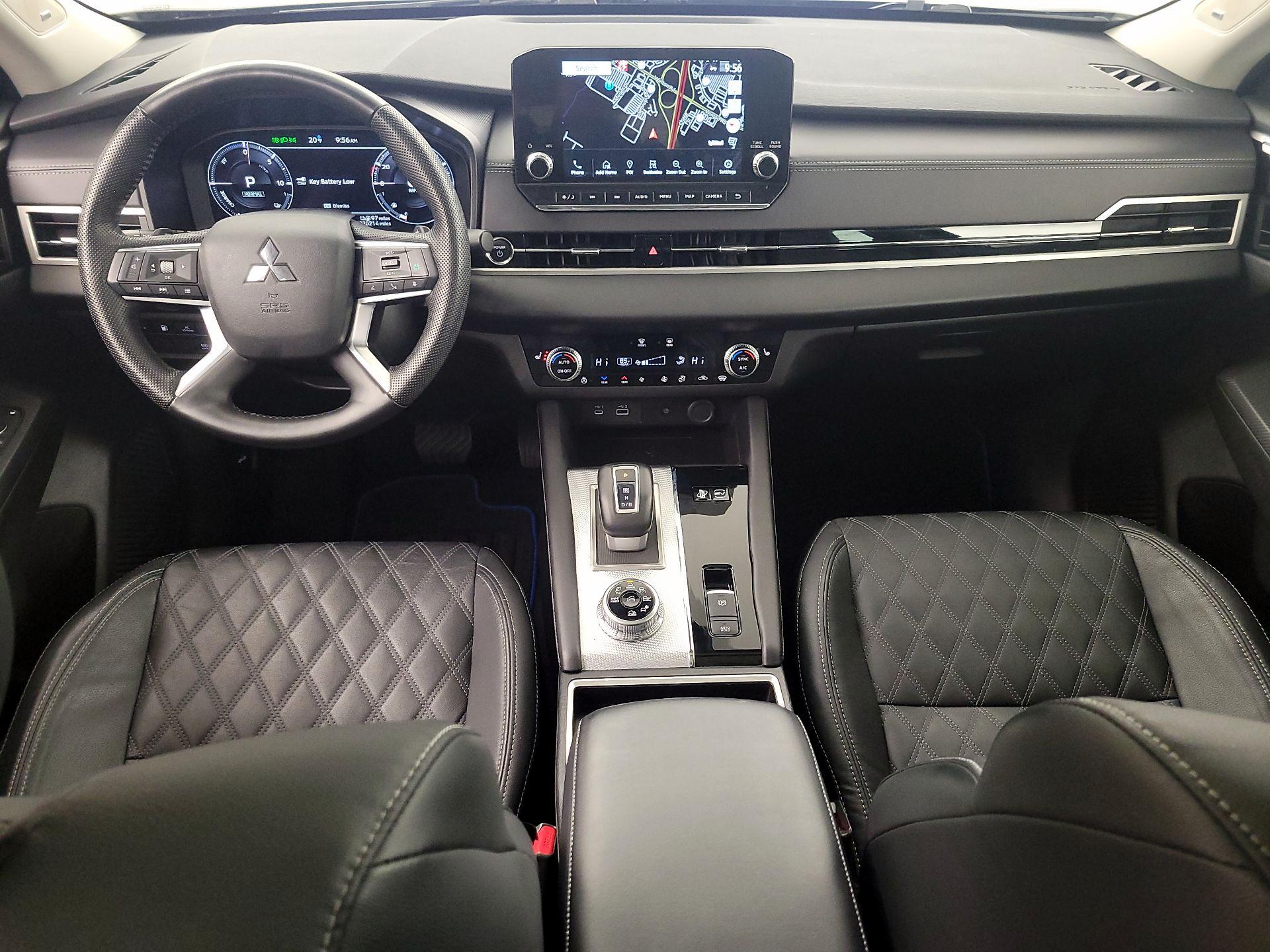 Thumbnail: 2023 Mitsubishi Outlander - 9